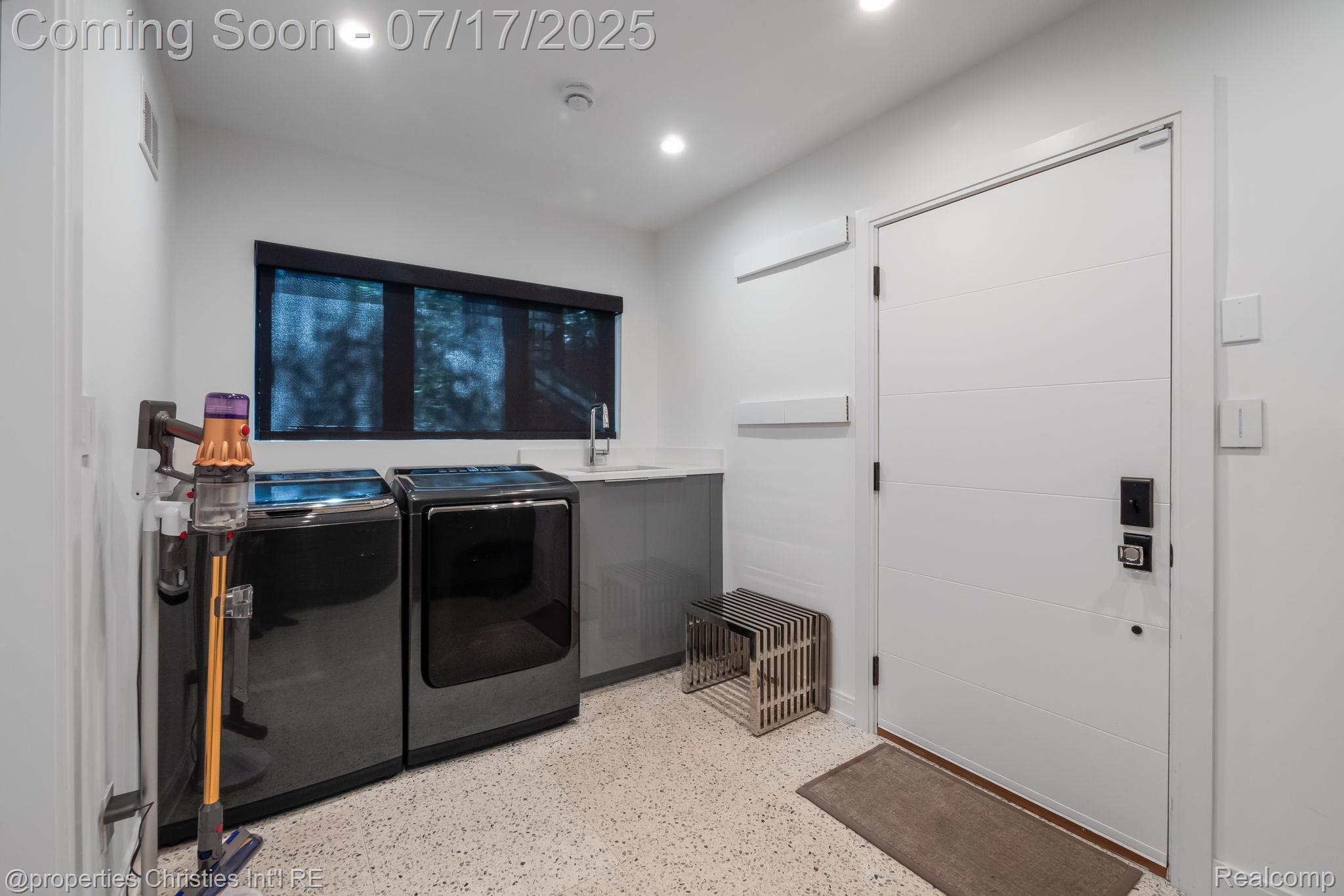 711 Maple Hill Lane