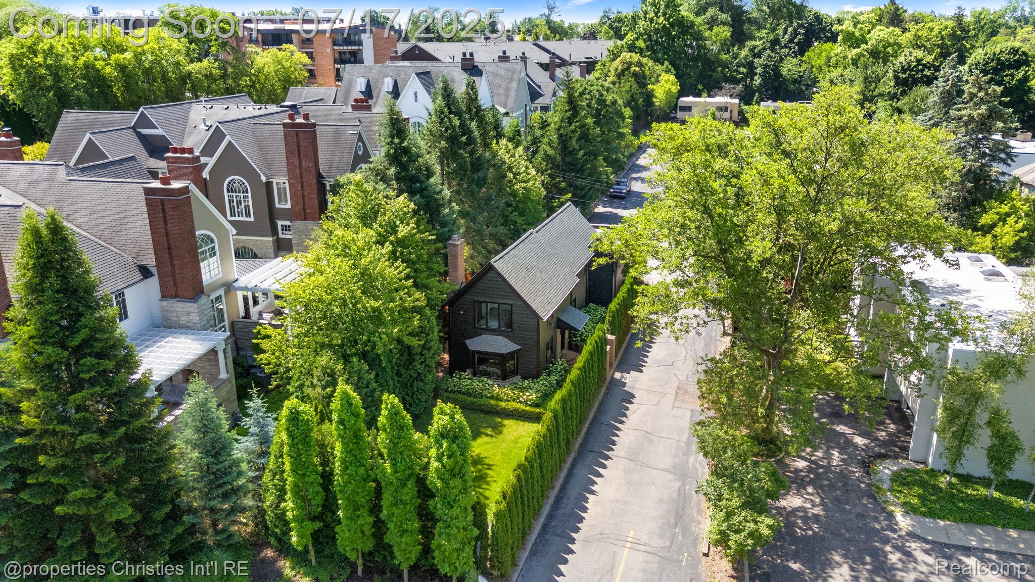 711 Maple Hill Lane