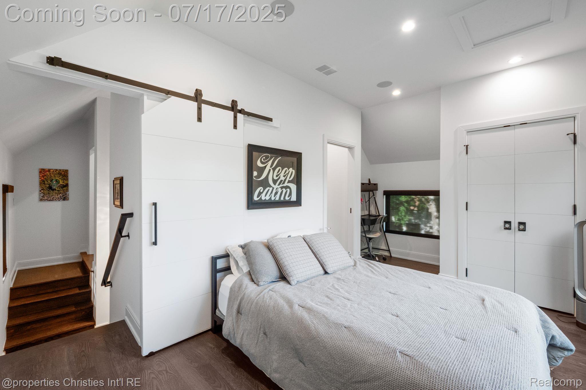 711 Maple Hill Lane