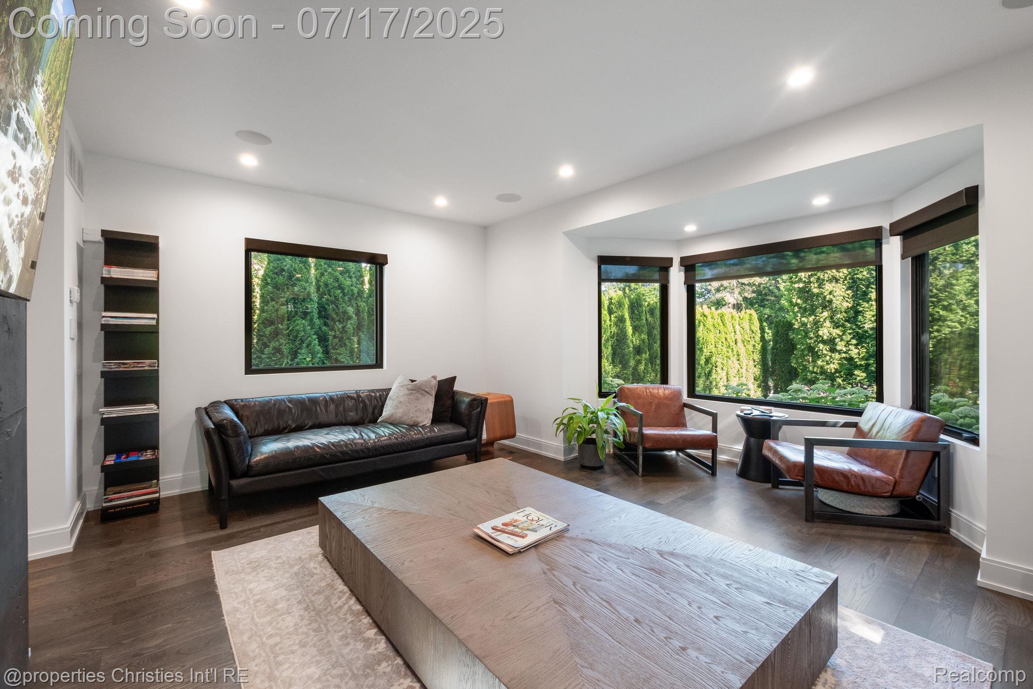 711 Maple Hill Lane