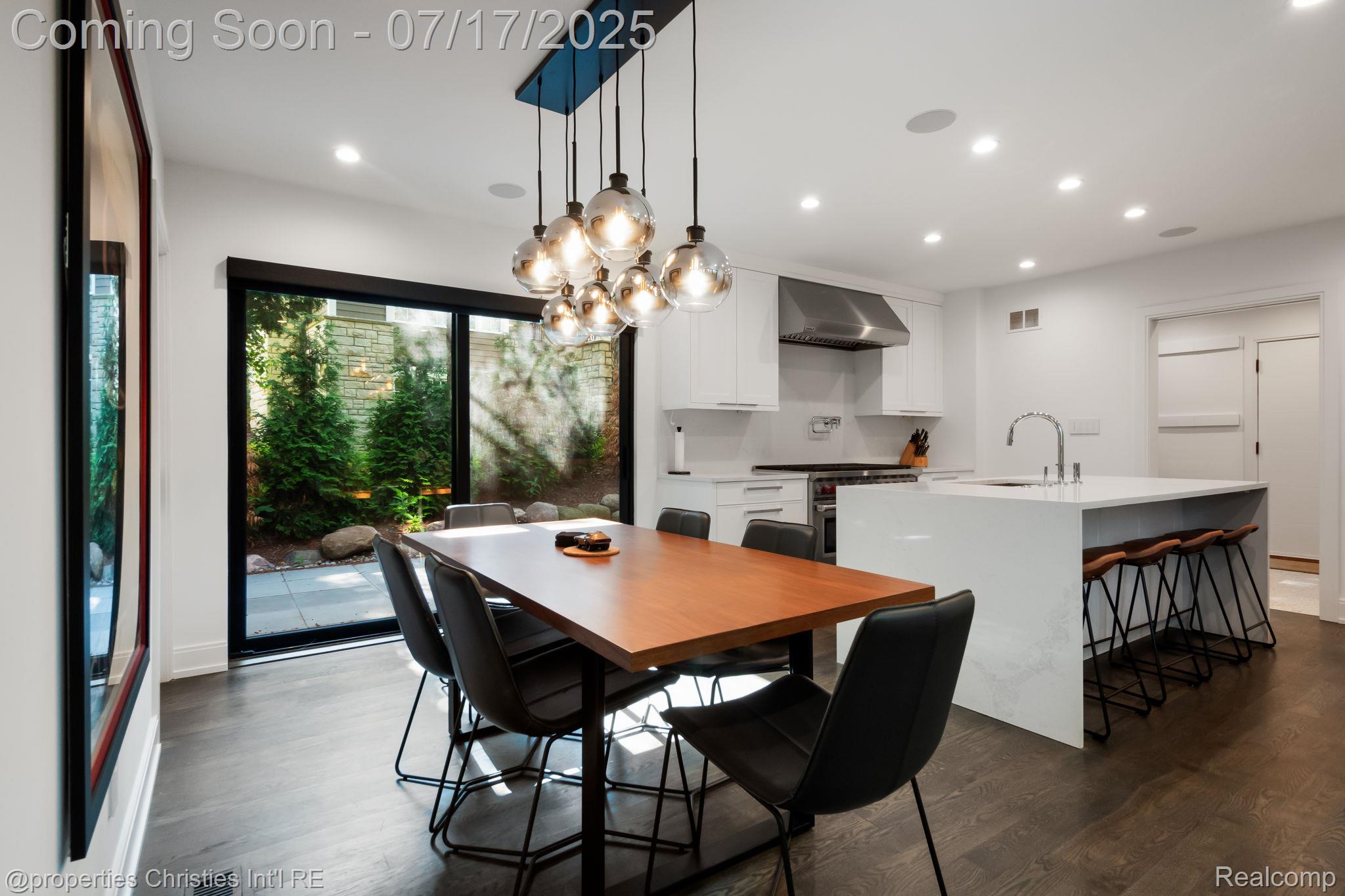 711 Maple Hill Lane