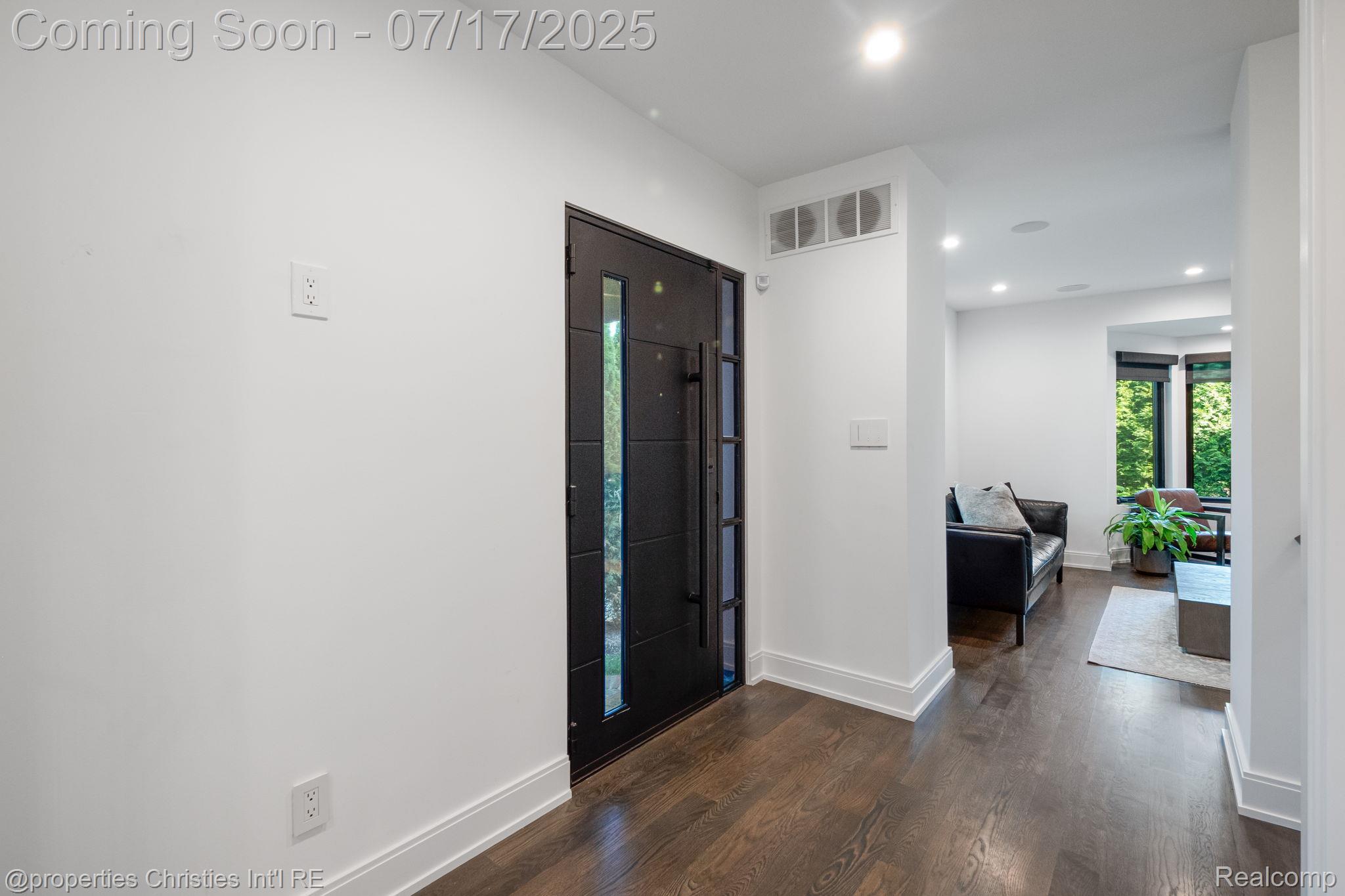 711 Maple Hill Lane