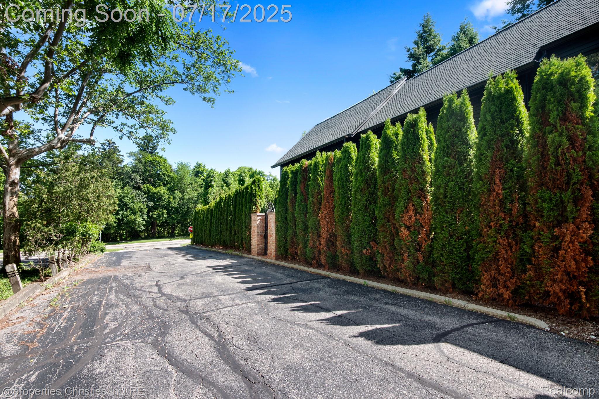 711 Maple Hill Lane
