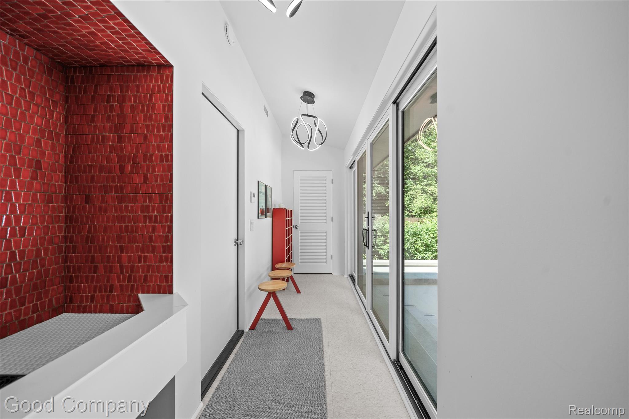 3939 Charing Cross Road