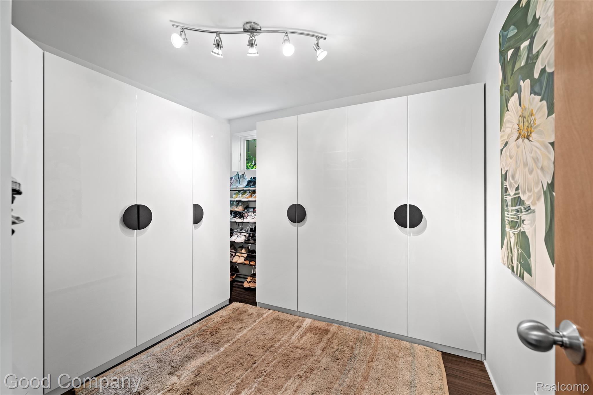 3939 Charing Cross Road