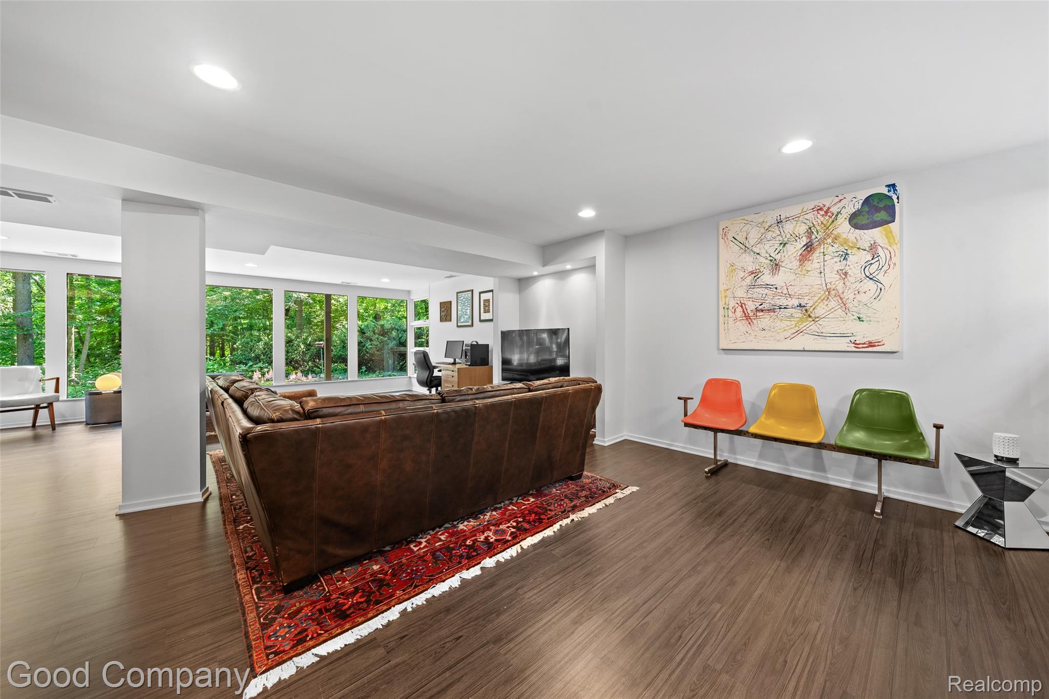3939 Charing Cross Road
