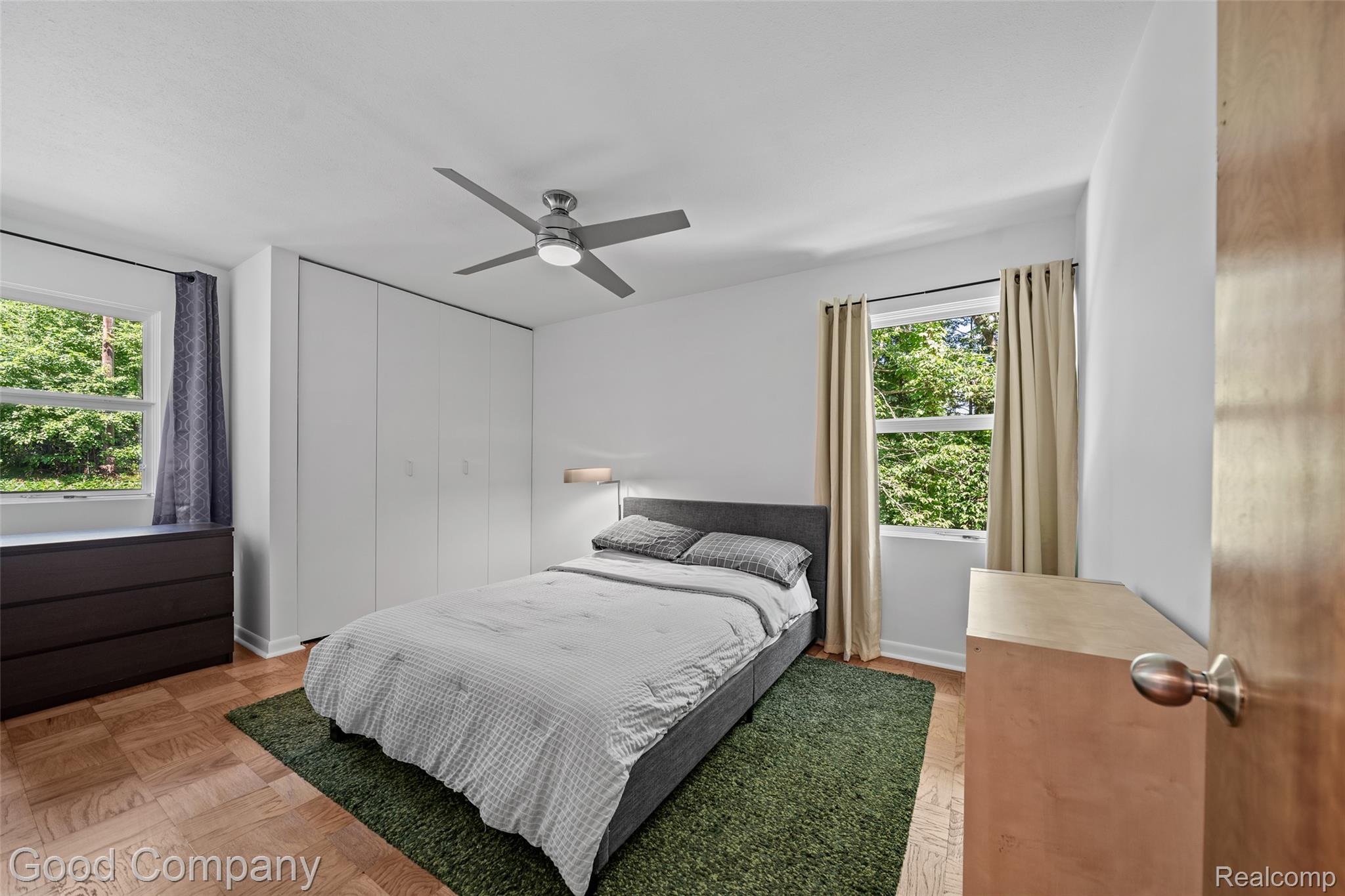 3939 Charing Cross Road