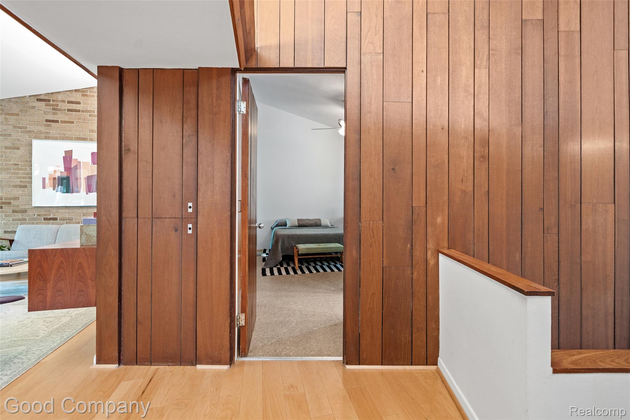 3939 Charing Cross Road