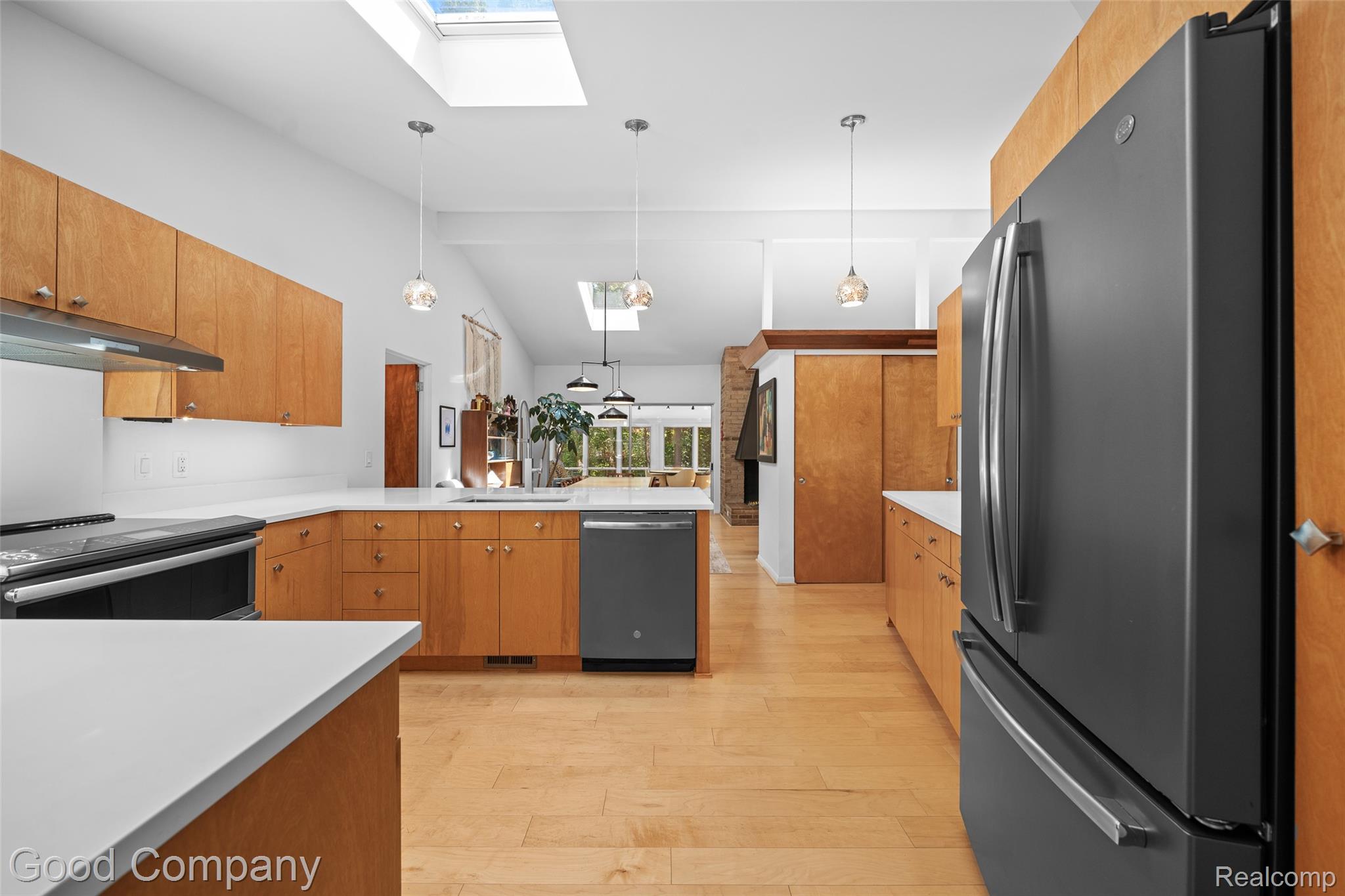 3939 Charing Cross Road
