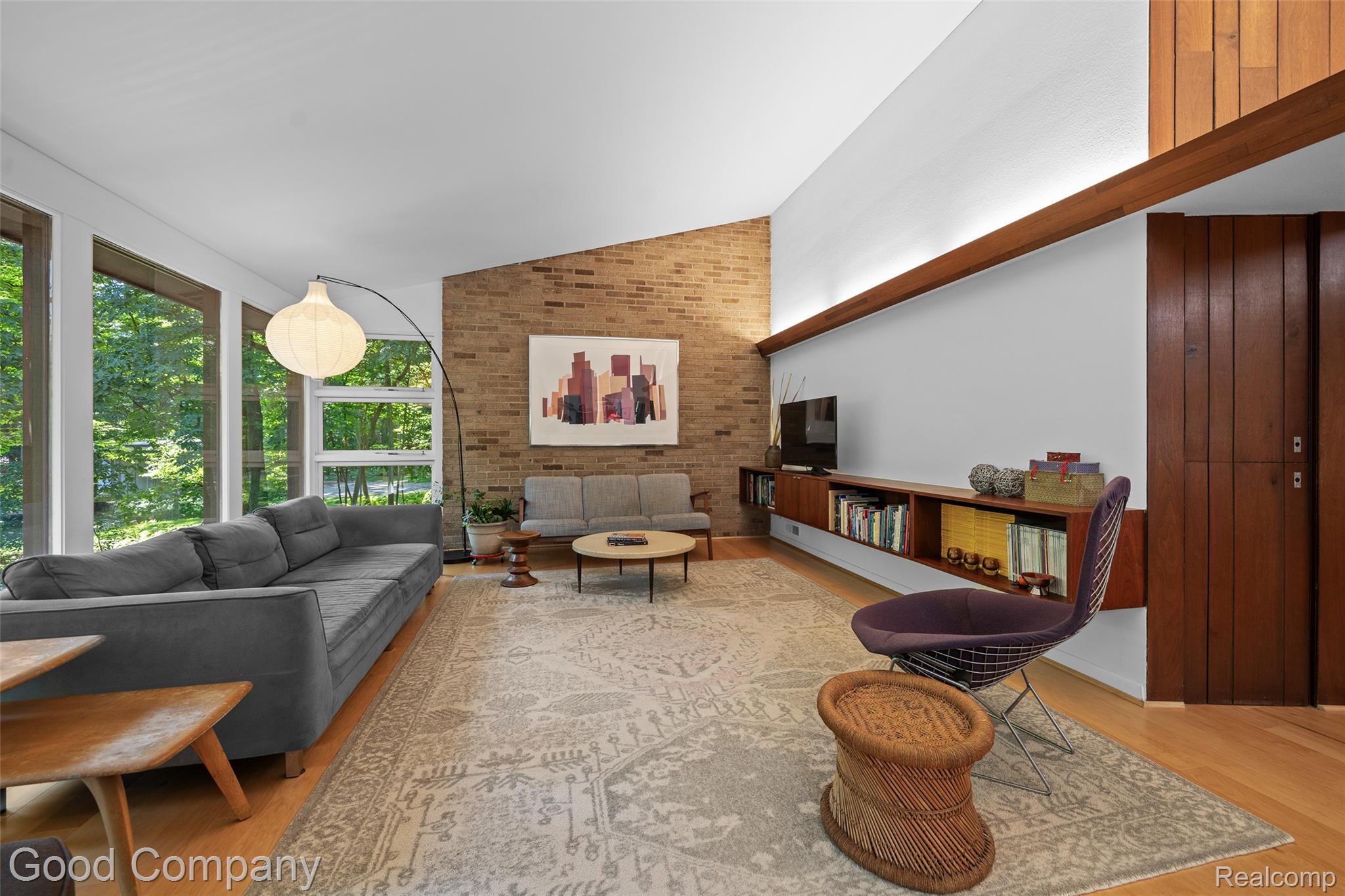 3939 Charing Cross Road