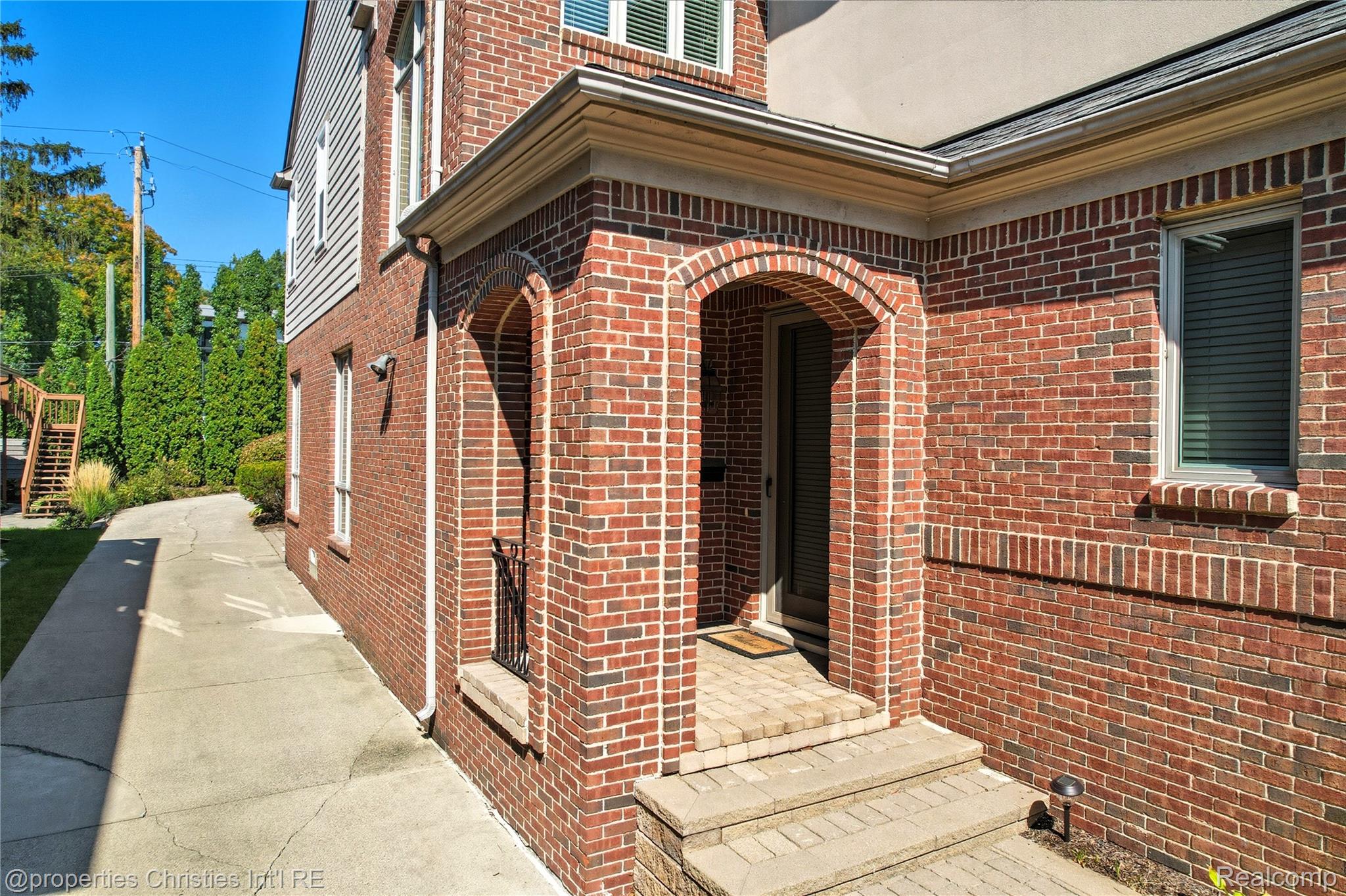 638 Hanna Street