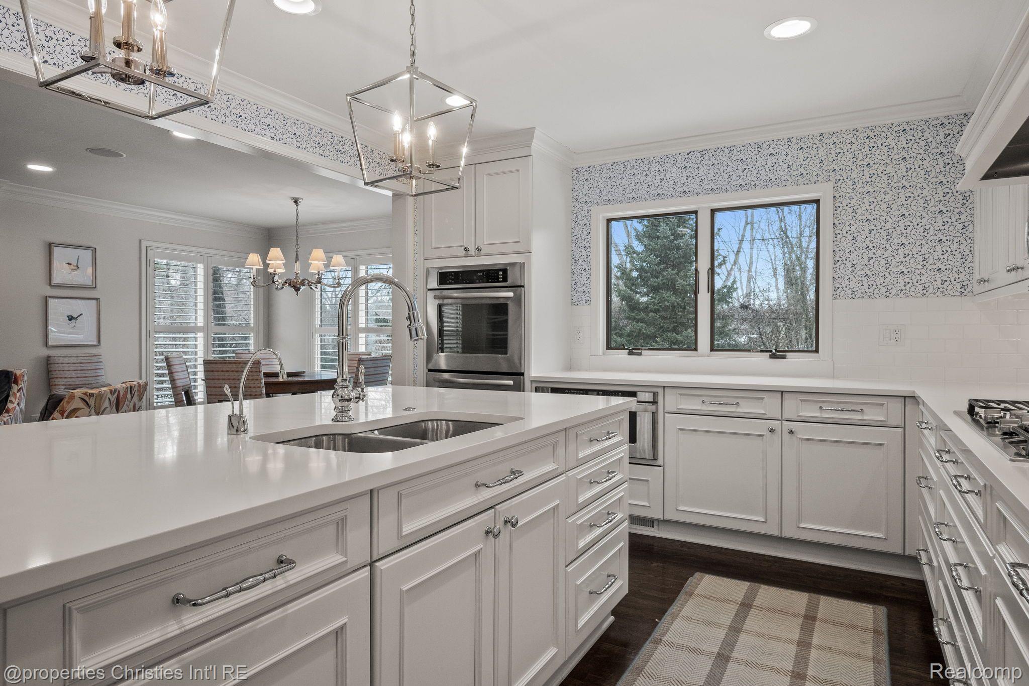 3466 BLOOMFIELD CLUB Drive