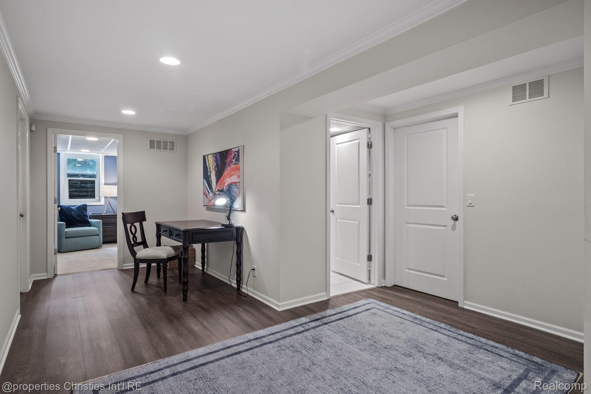 3466 BLOOMFIELD CLUB Drive