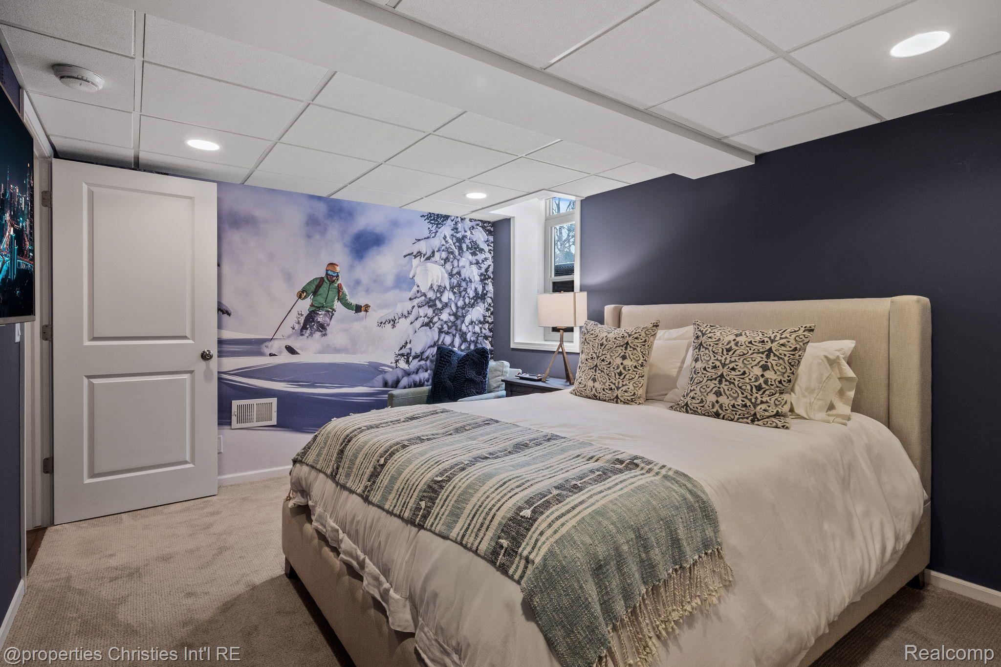 3466 BLOOMFIELD CLUB Drive