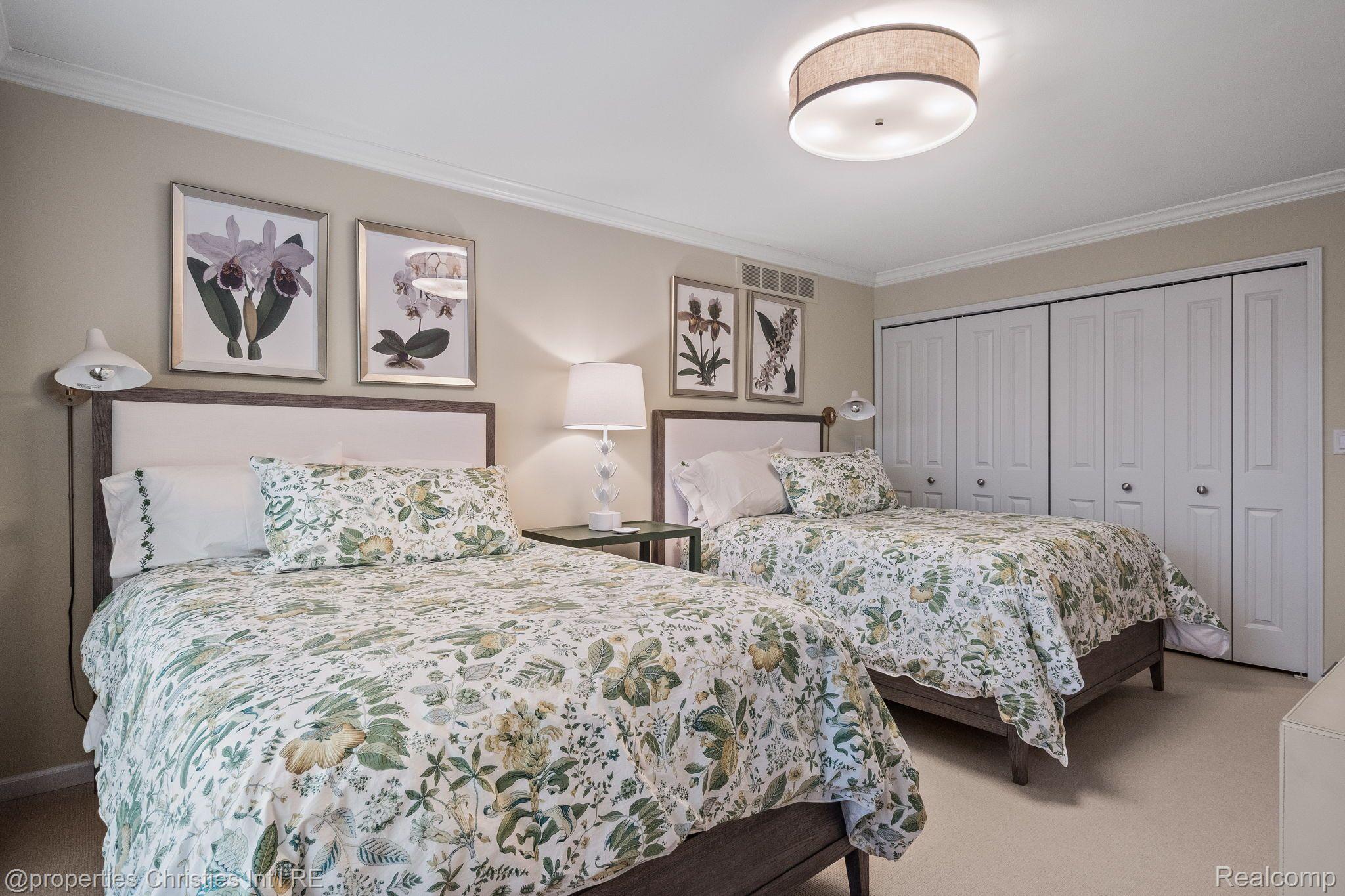 3466 BLOOMFIELD CLUB Drive