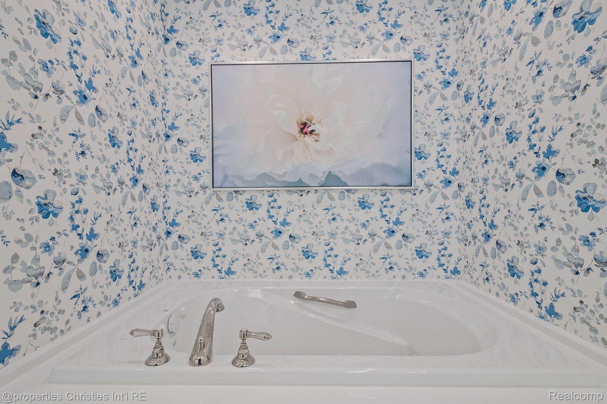 3466 BLOOMFIELD CLUB Drive