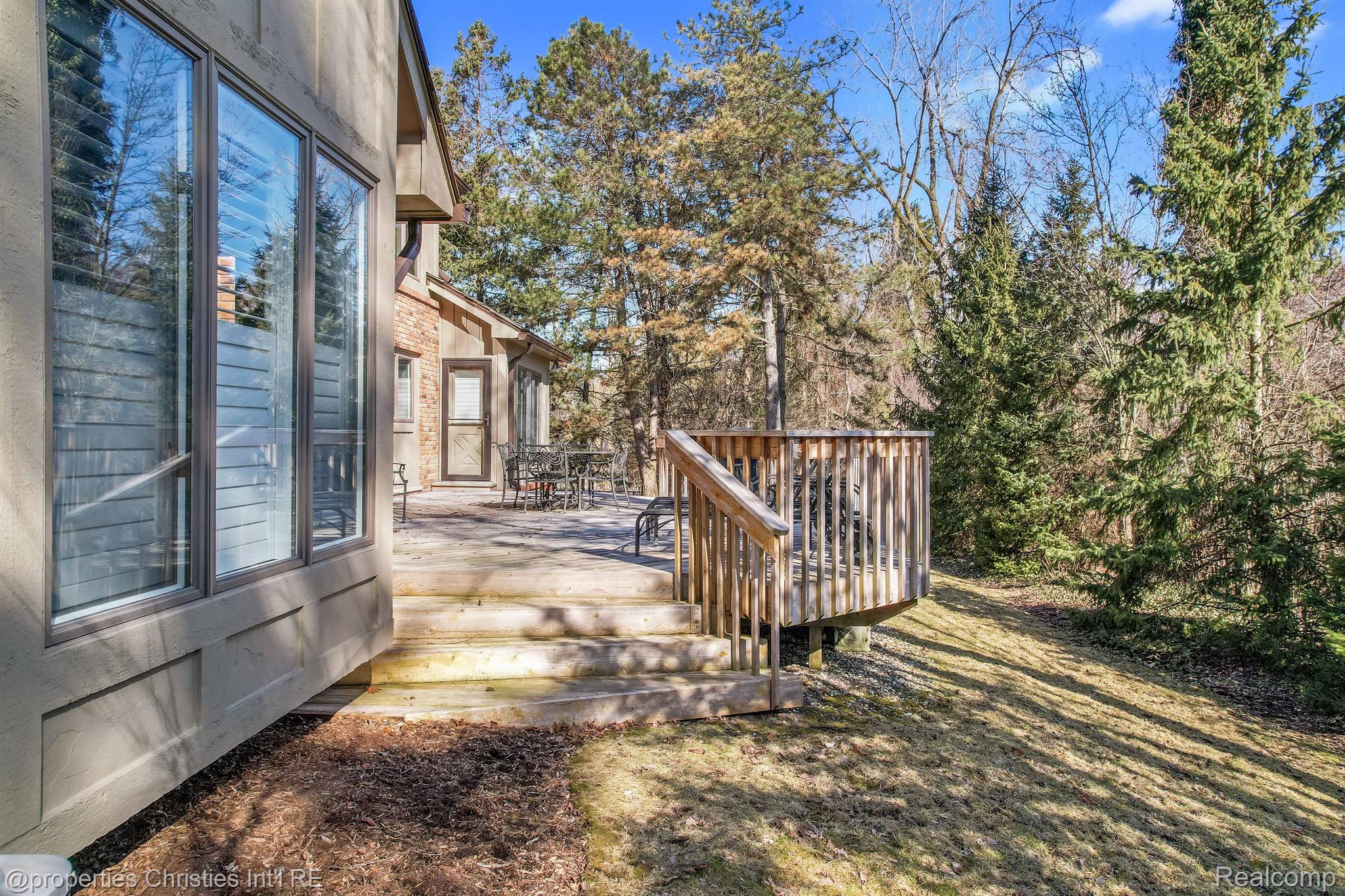 3466 BLOOMFIELD CLUB Drive