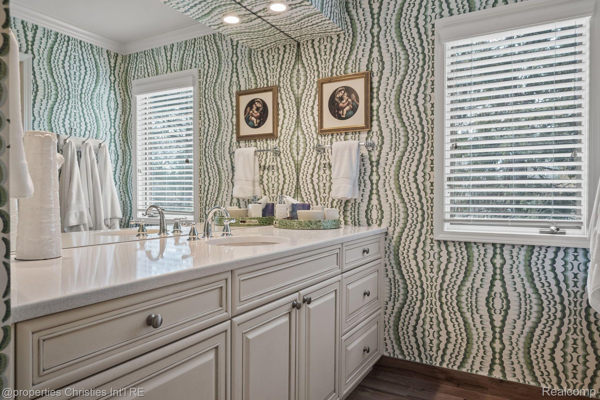 3466 BLOOMFIELD CLUB Drive