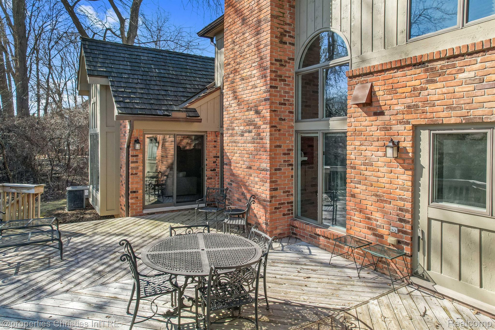 3466 BLOOMFIELD CLUB Drive