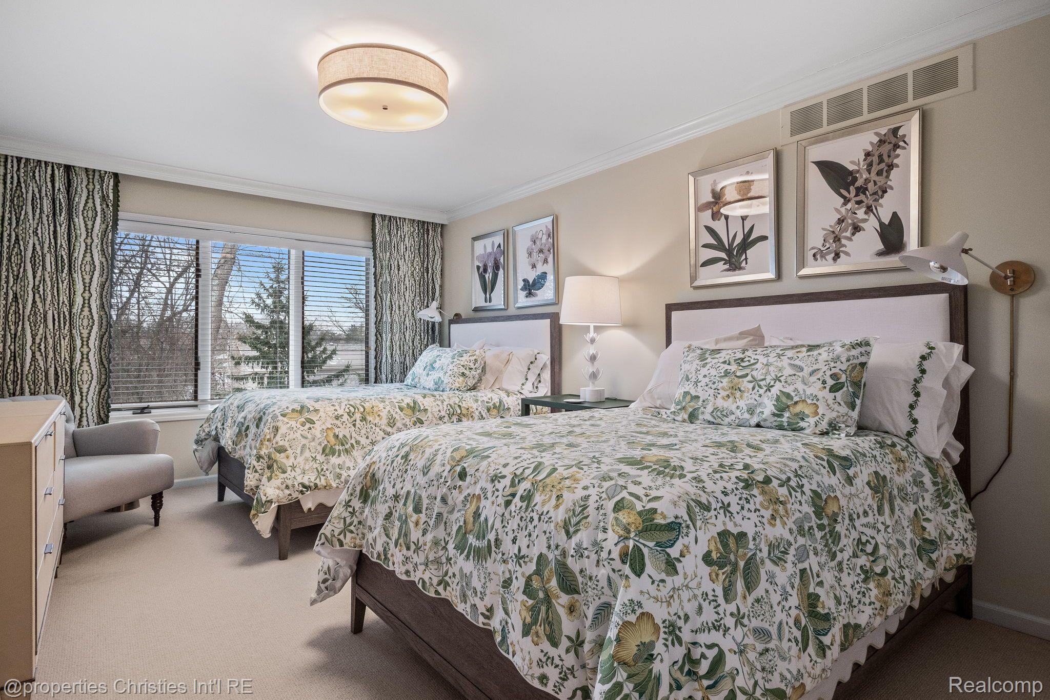 3466 BLOOMFIELD CLUB Drive