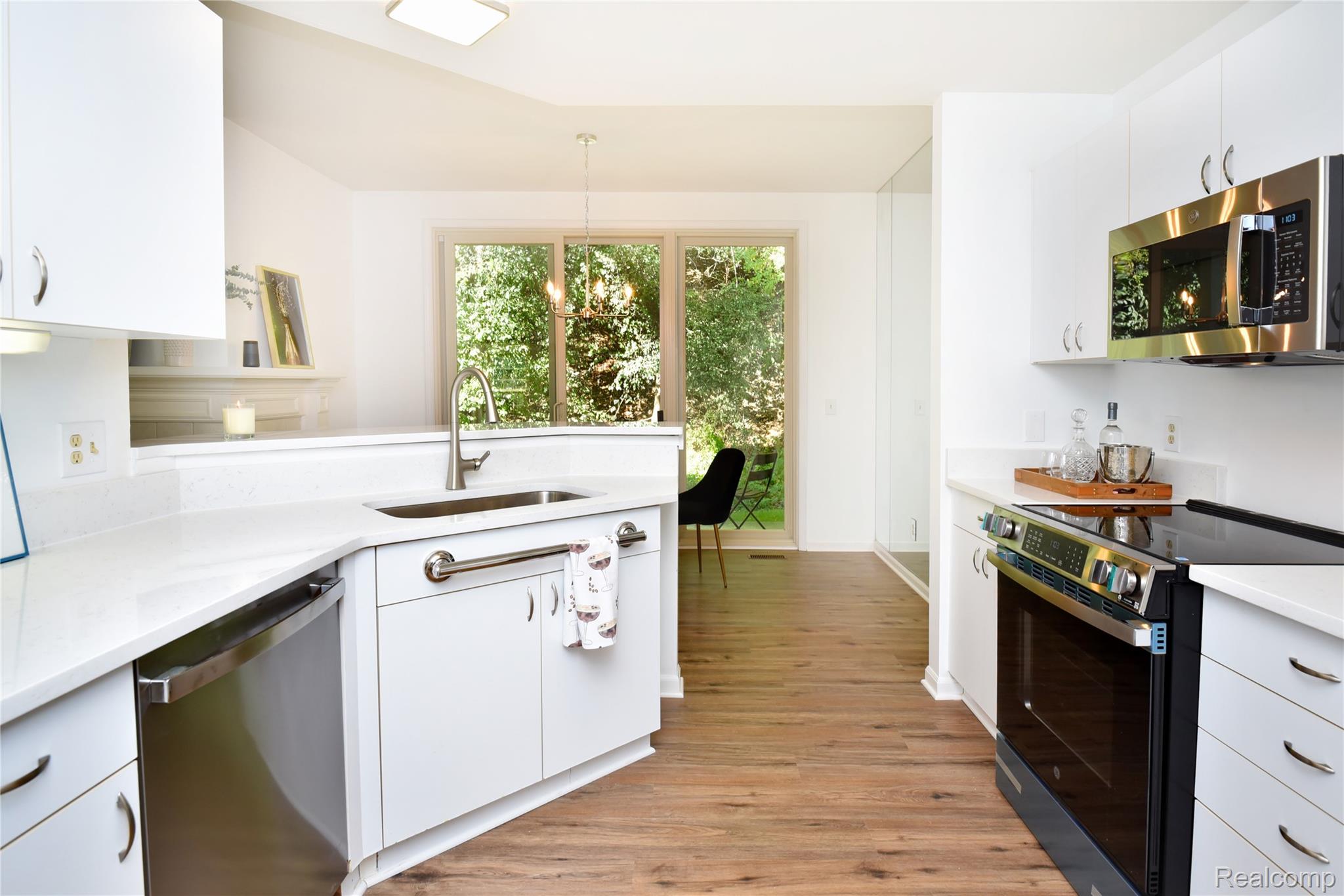 484 Newburne Pointe 36