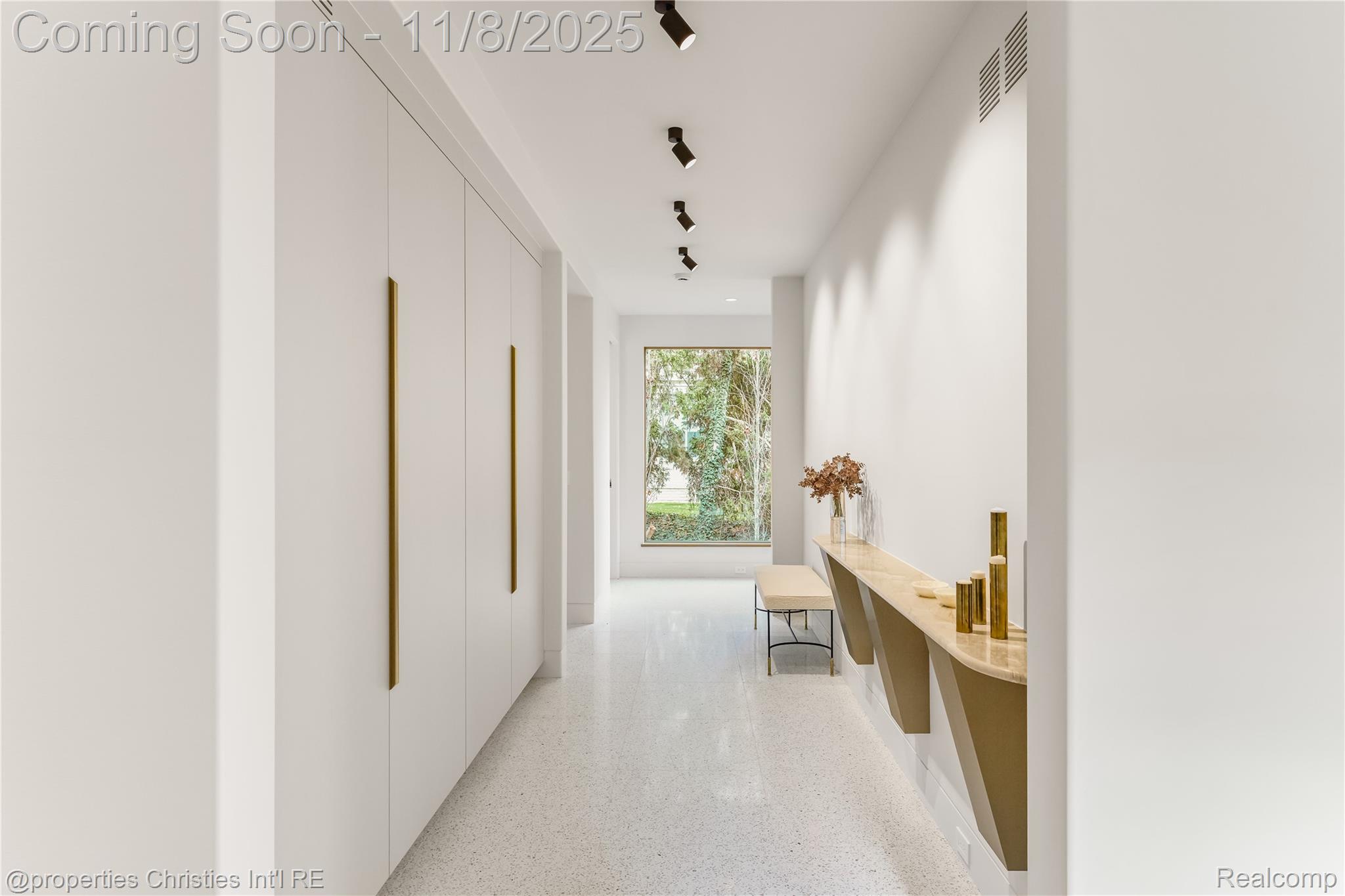 1260 Lyonhurst Street