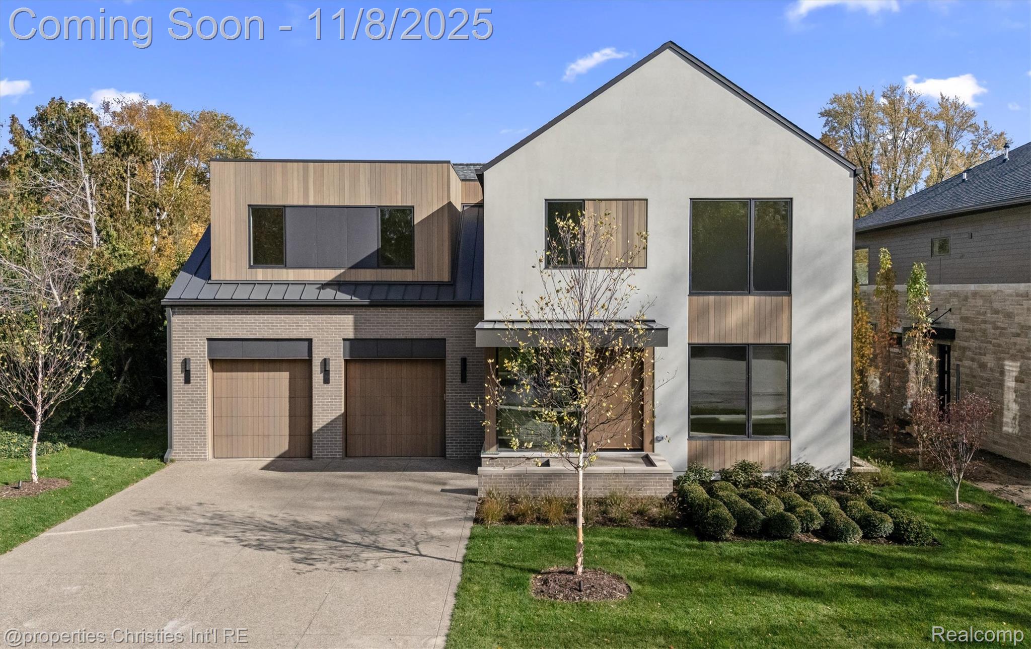 1260 Lyonhurst Street