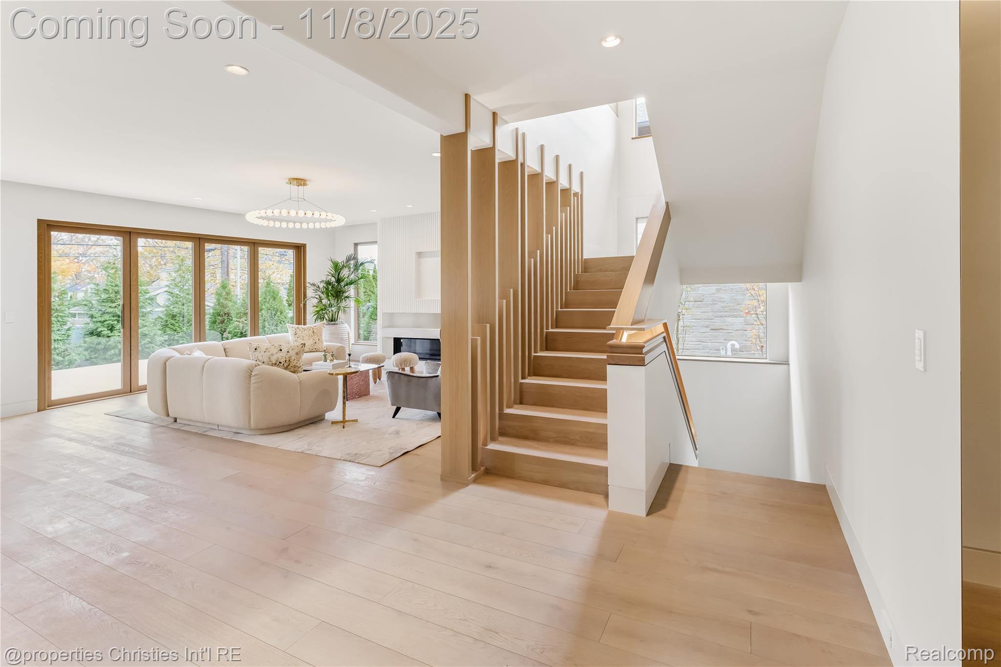 1260 Lyonhurst Street