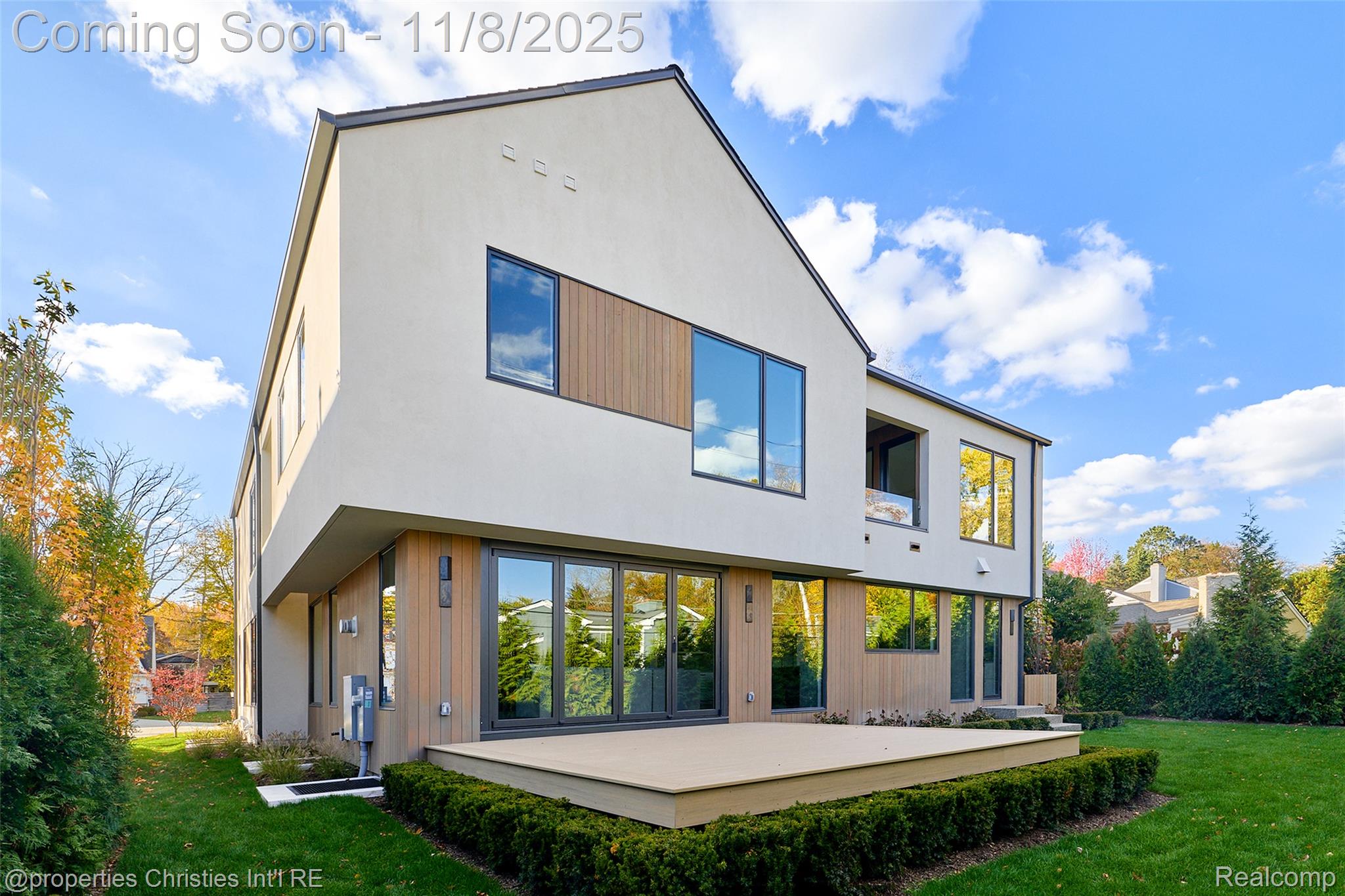 1260 Lyonhurst Street