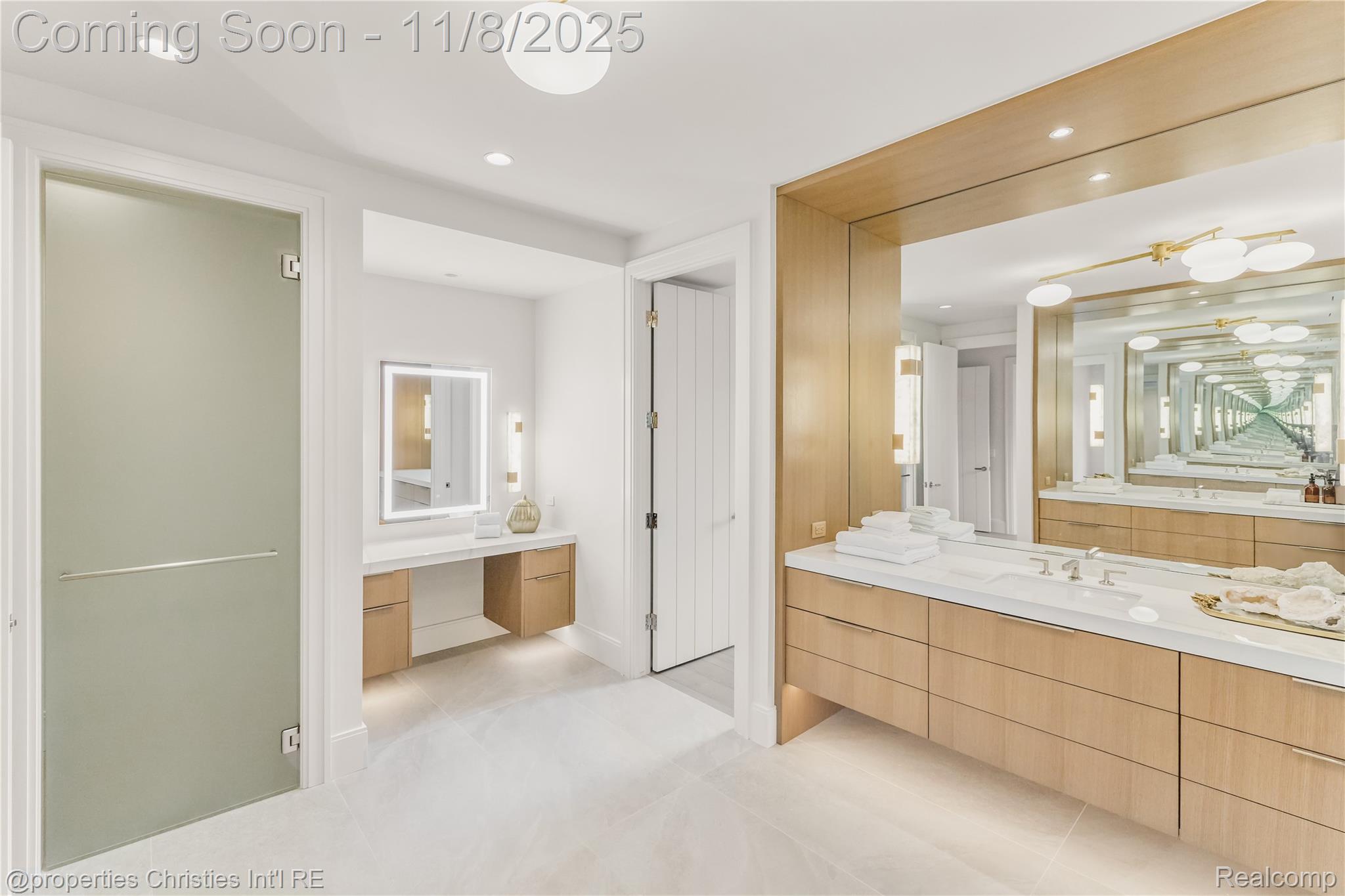 1260 Lyonhurst Street