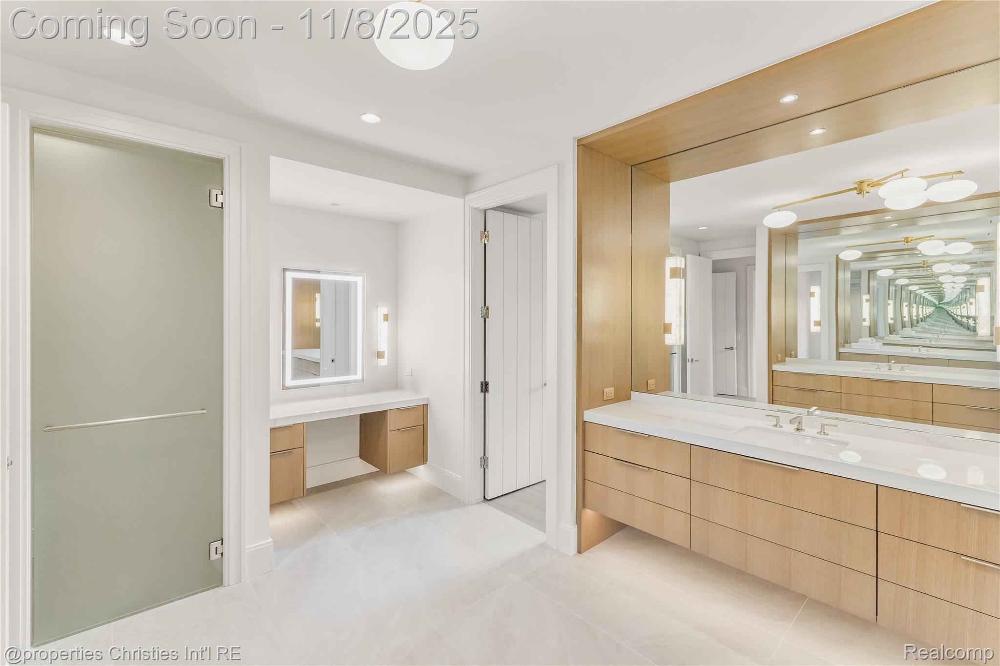 1260 Lyonhurst Street