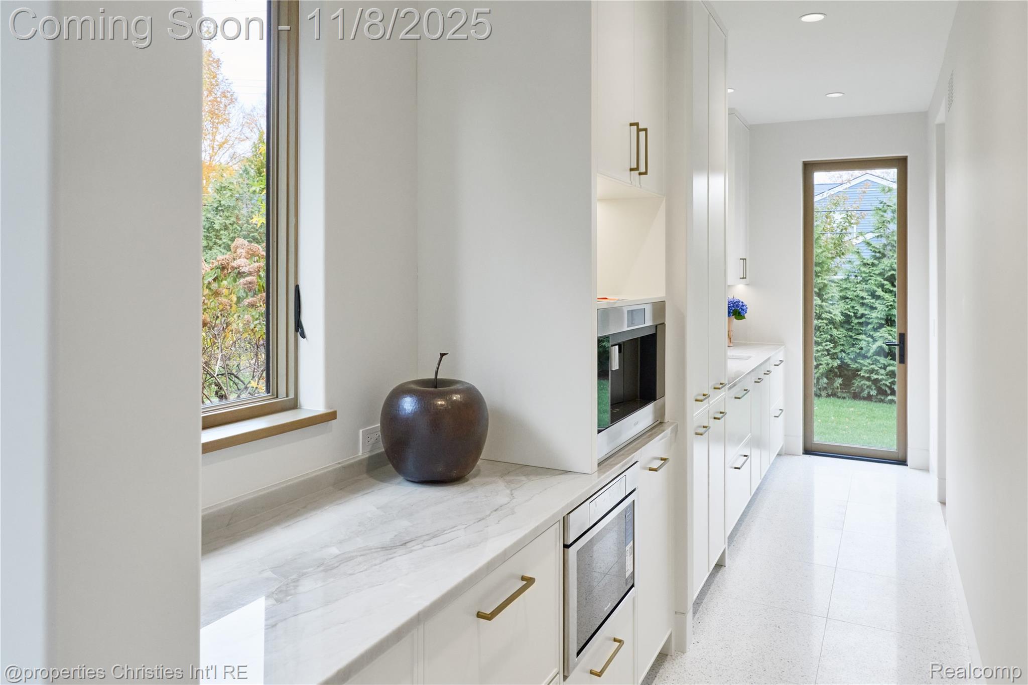 1260 Lyonhurst Street