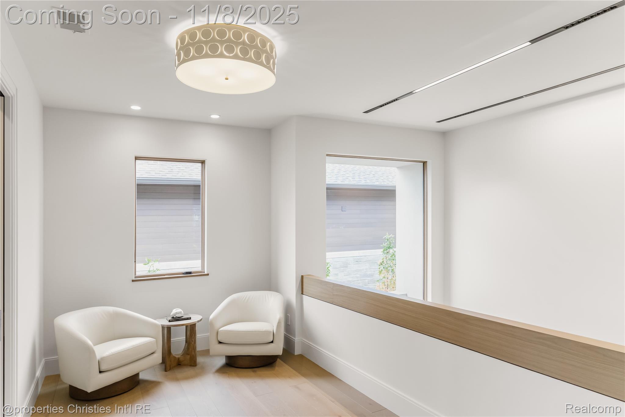 1260 Lyonhurst Street