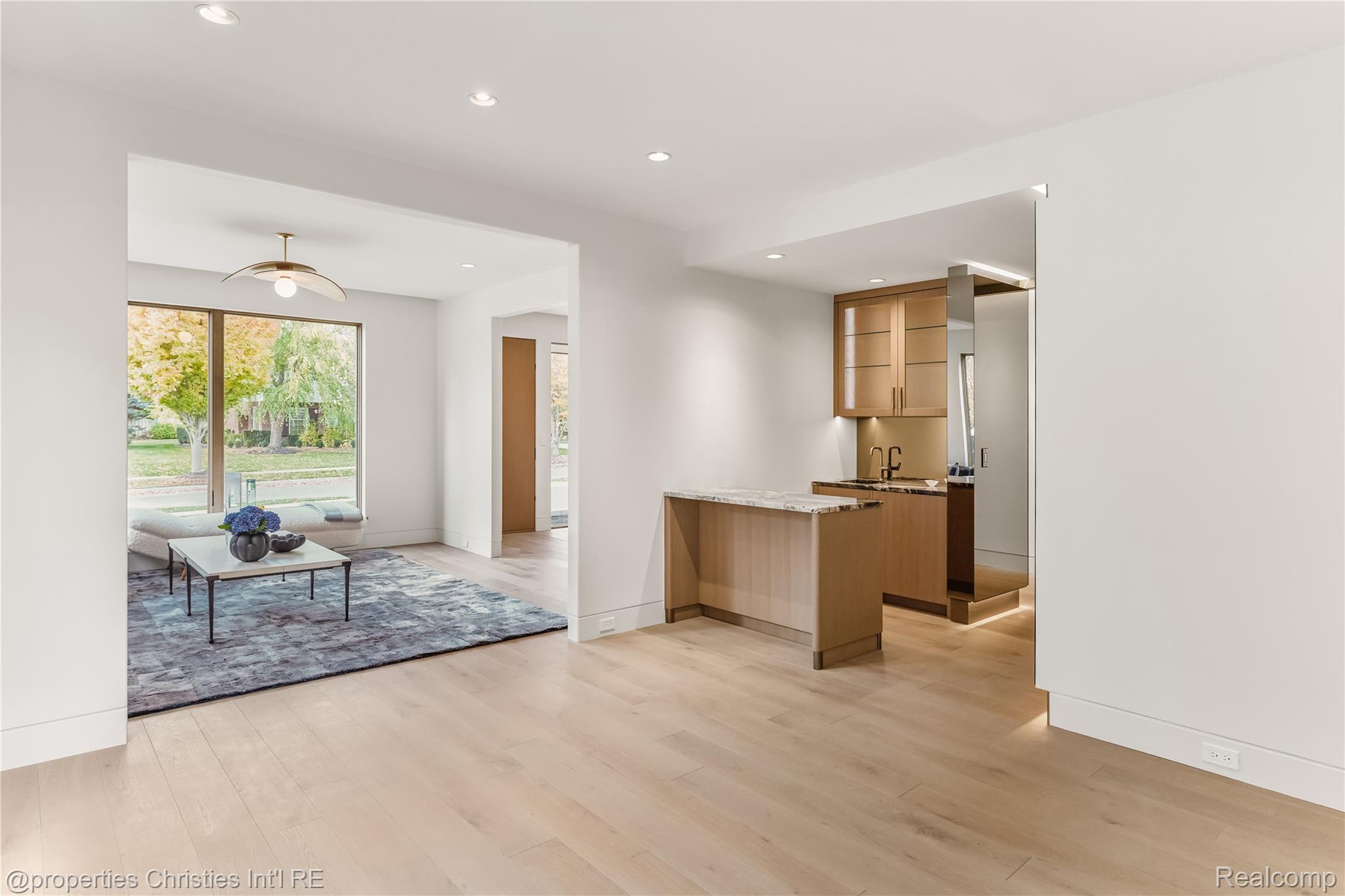 1260 Lyonhurst Street