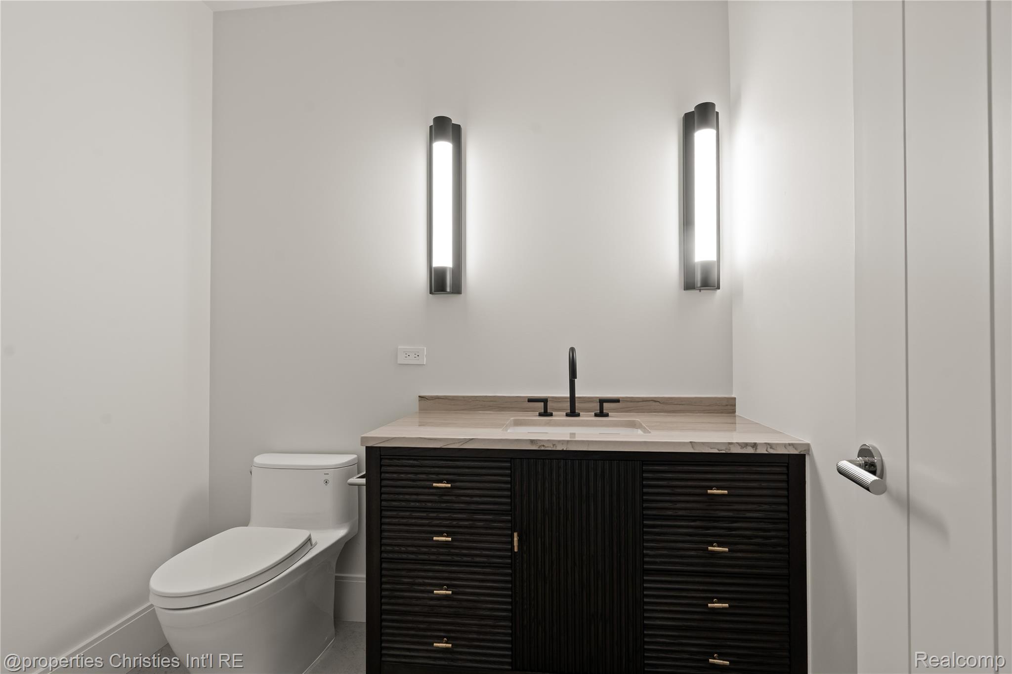 1260 Lyonhurst Street