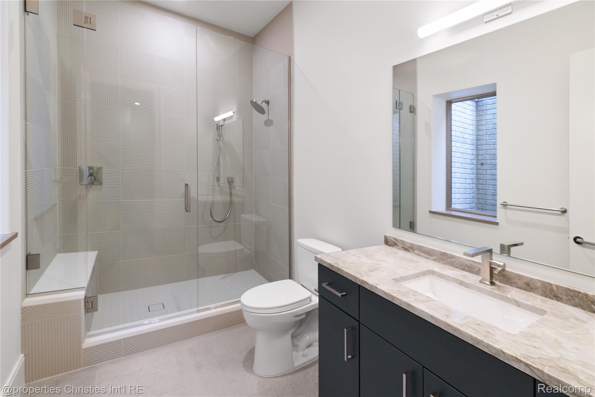 1260 Lyonhurst Street