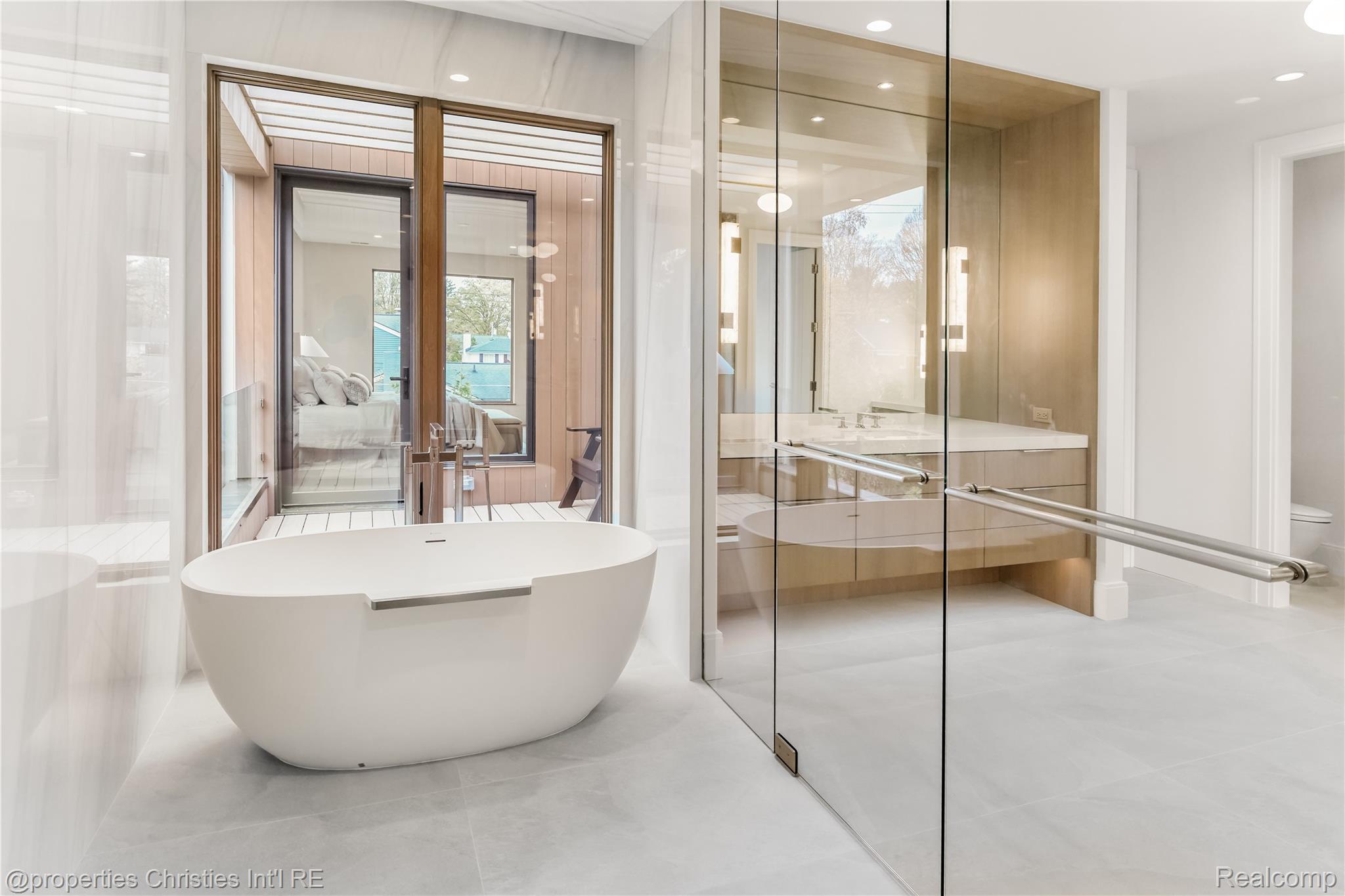 1260 Lyonhurst Street