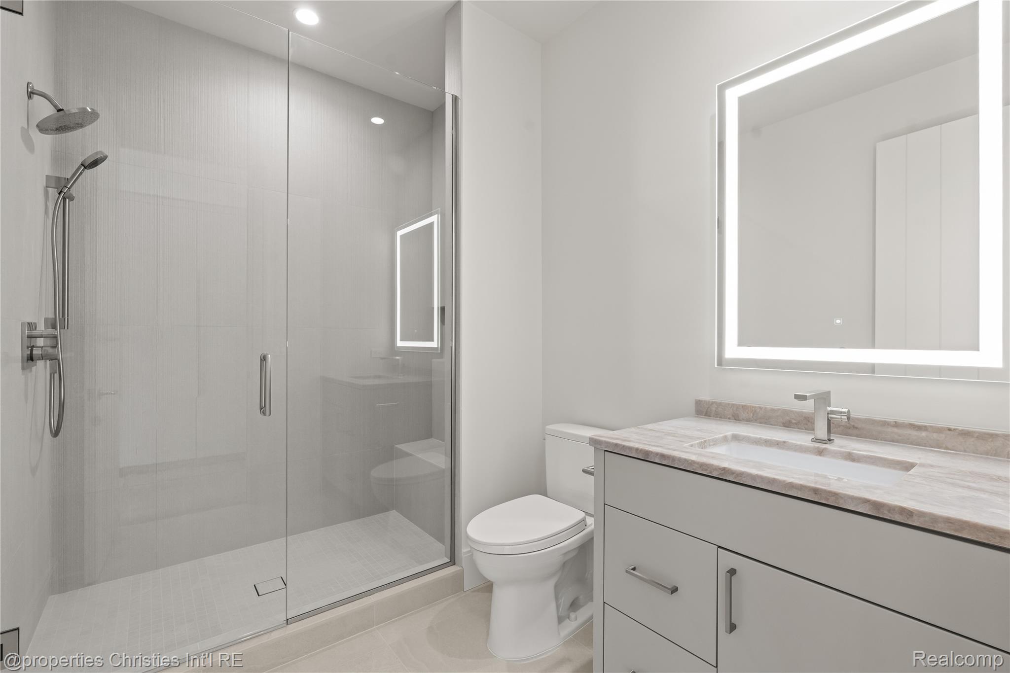 1260 Lyonhurst Street