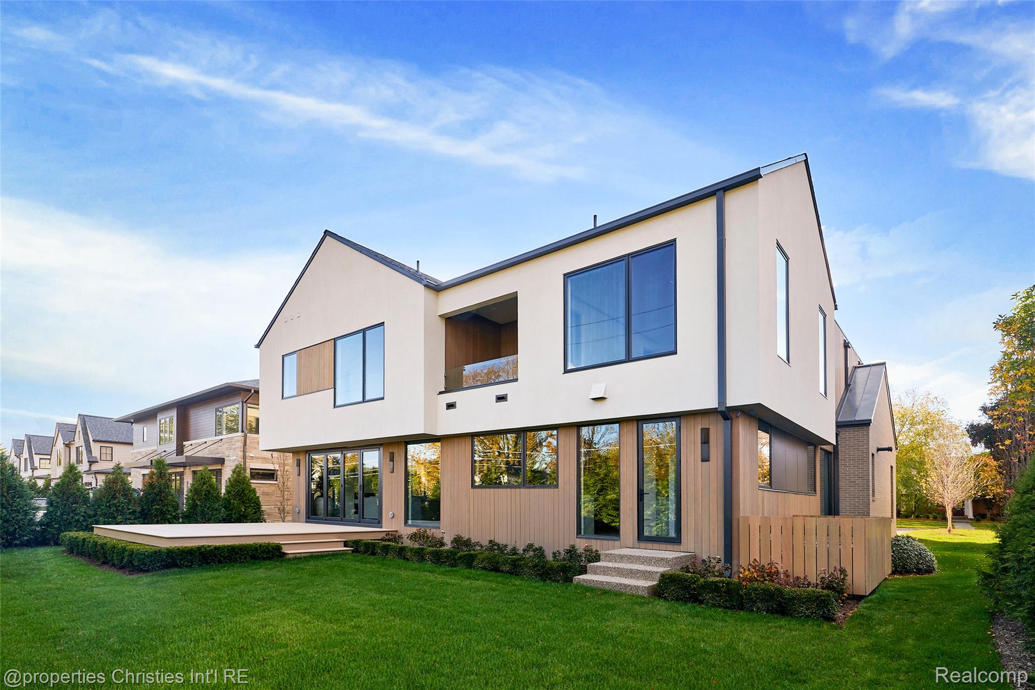 1260 Lyonhurst Street