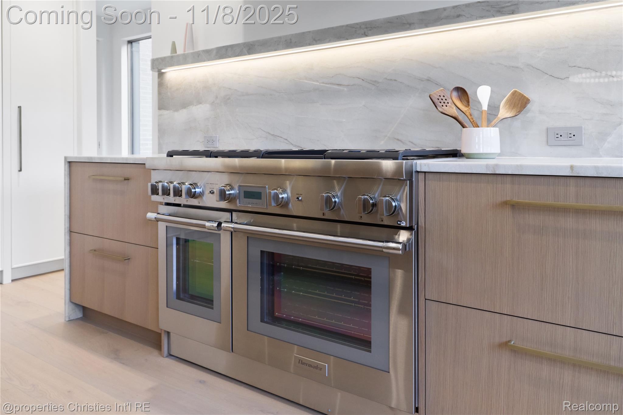 1260 Lyonhurst Street