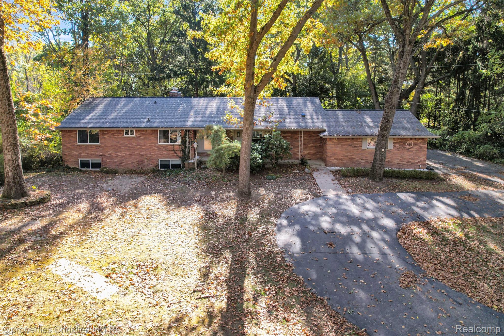 1731 Lone Pine Road