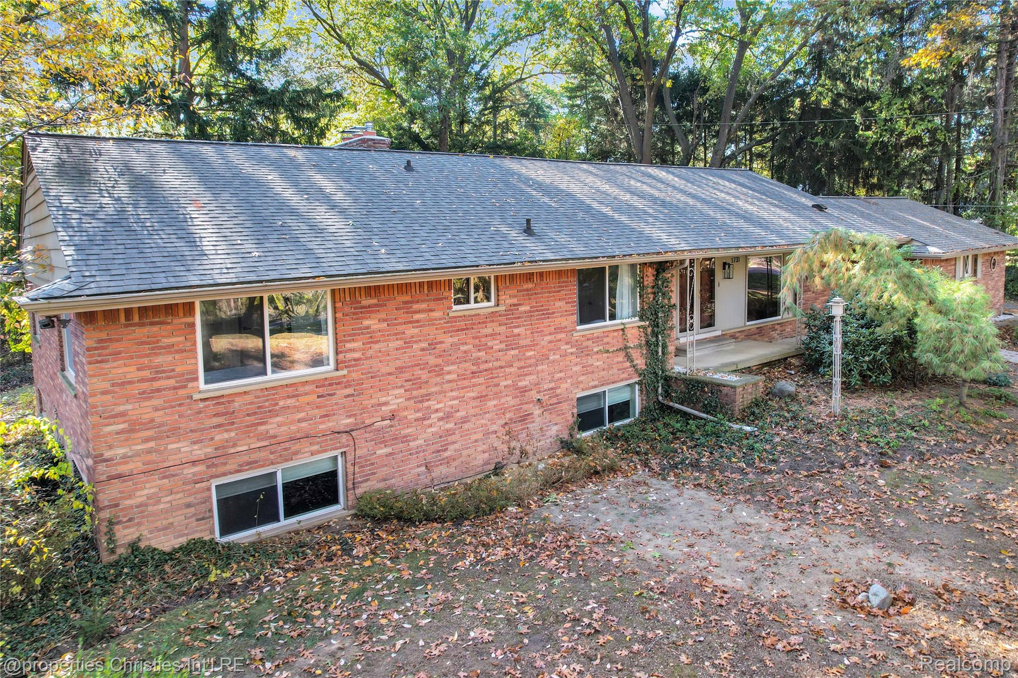 1731 Lone Pine Road