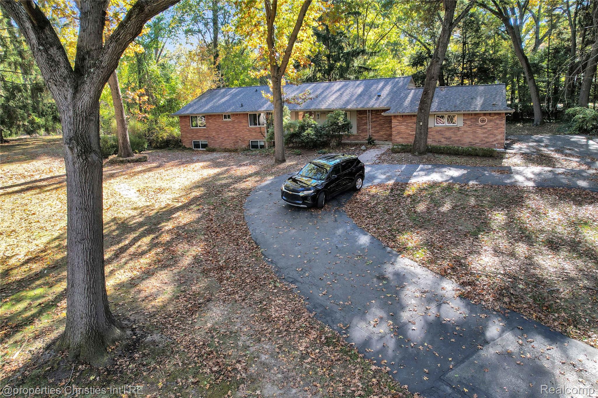 1731 Lone Pine Road