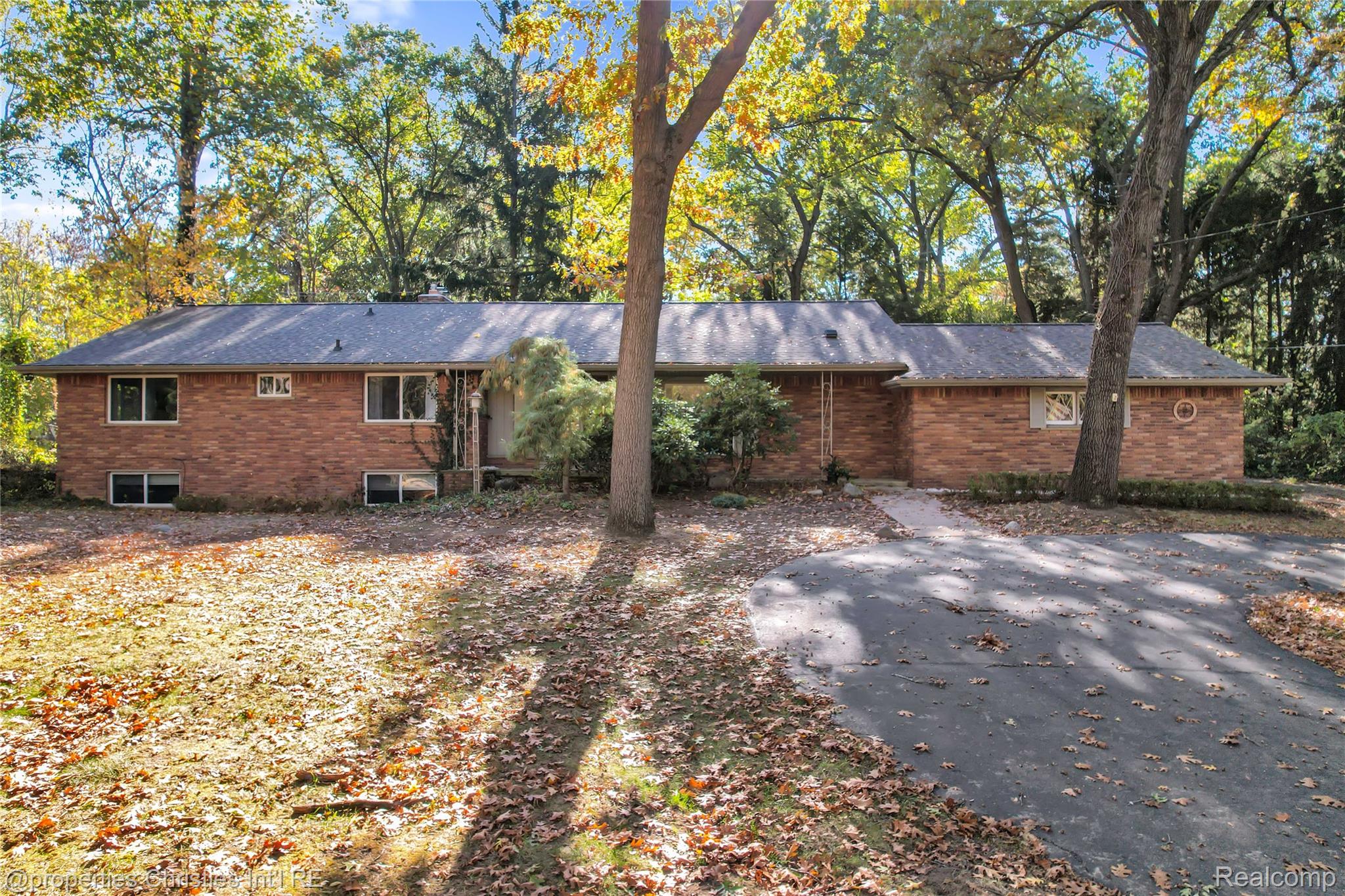1731 Lone Pine Road