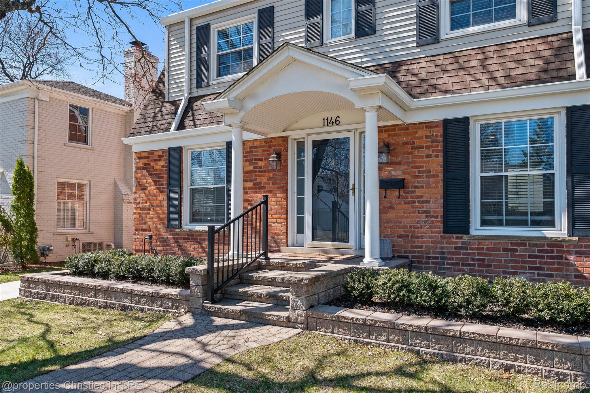 1146 Henrietta Street