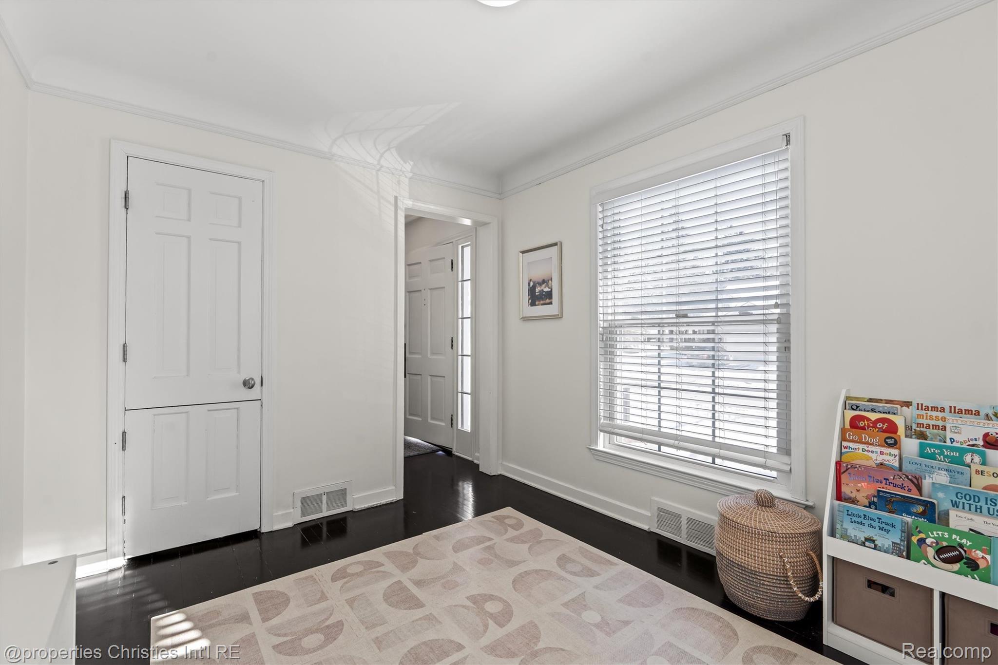 1146 Henrietta Street