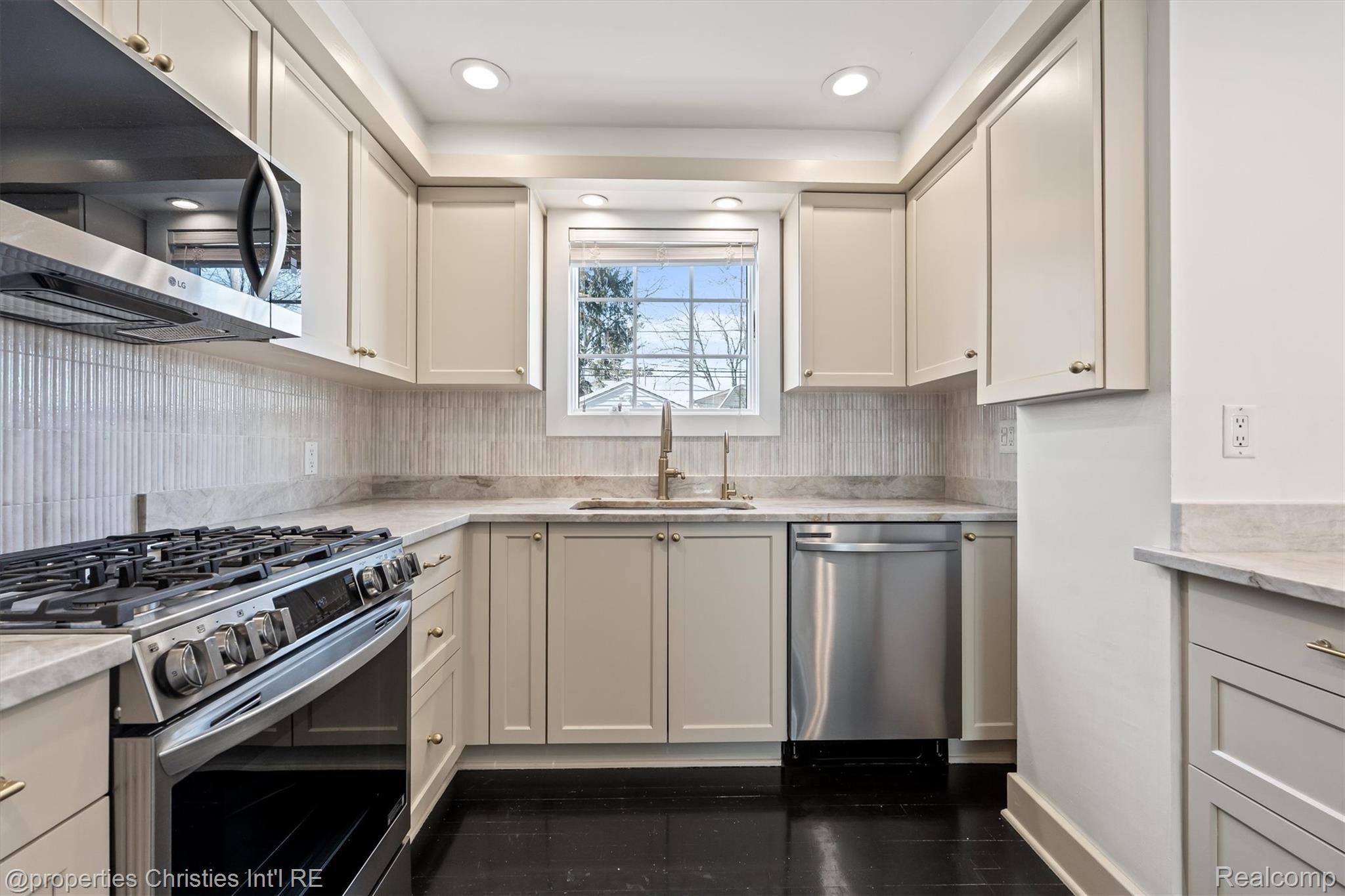 1146 Henrietta Street