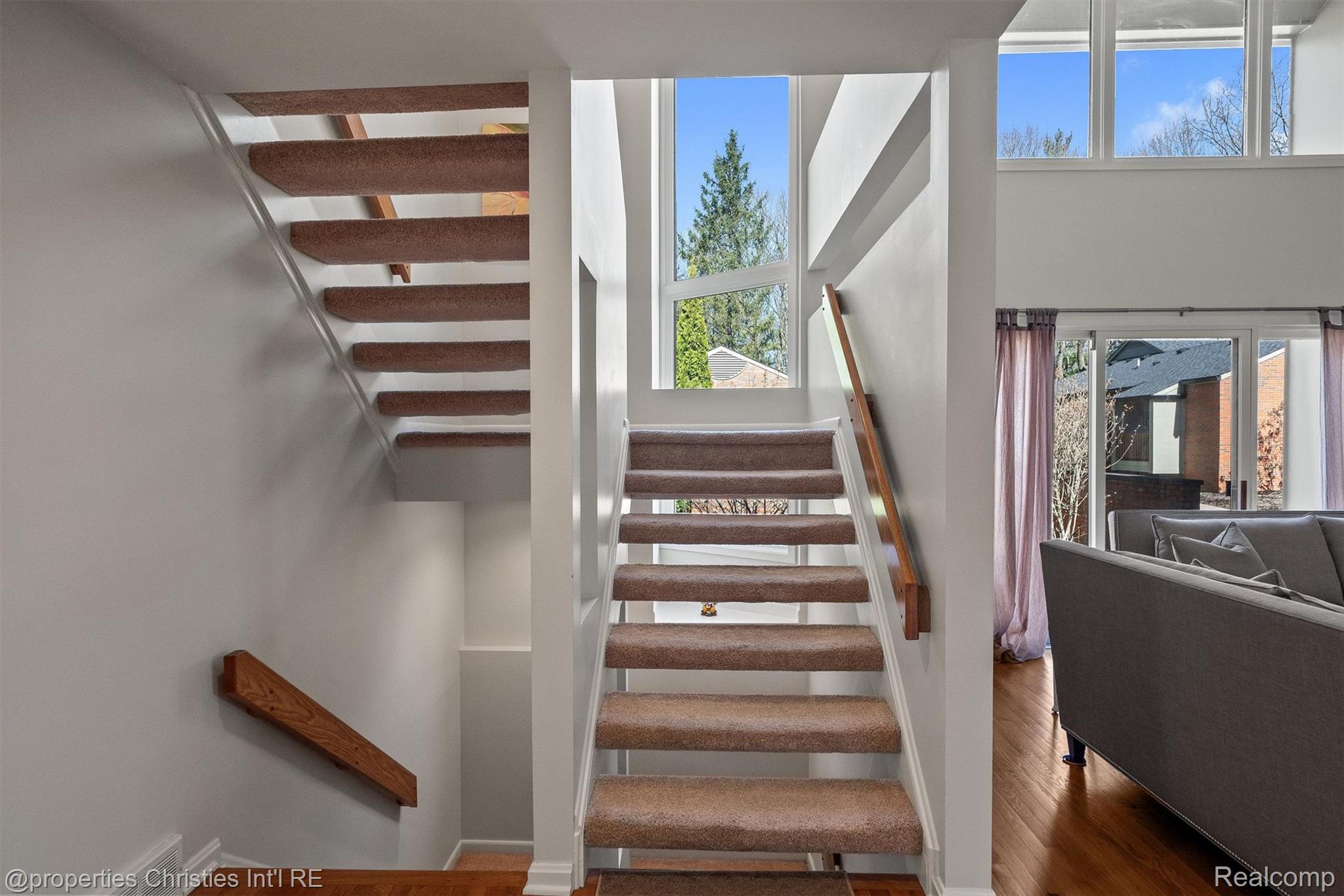 1060 Stratford Place