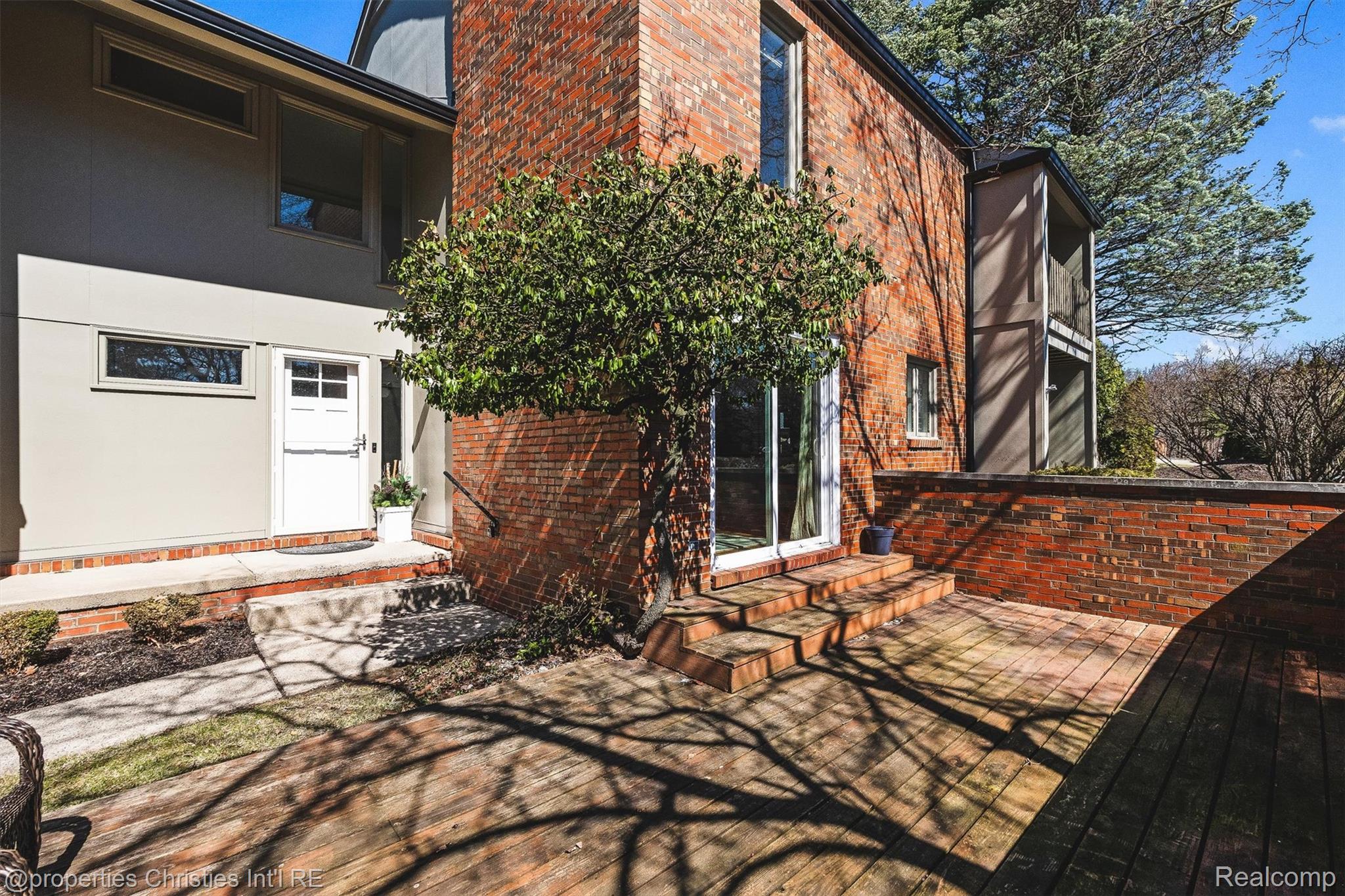 1060 Stratford Place