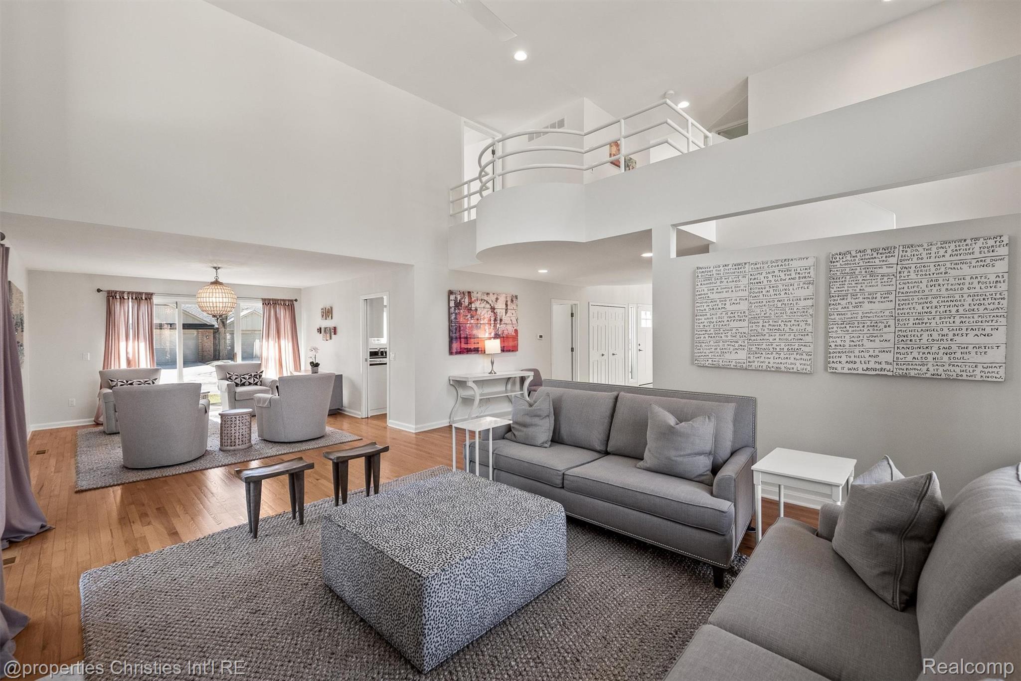 1060 Stratford Place